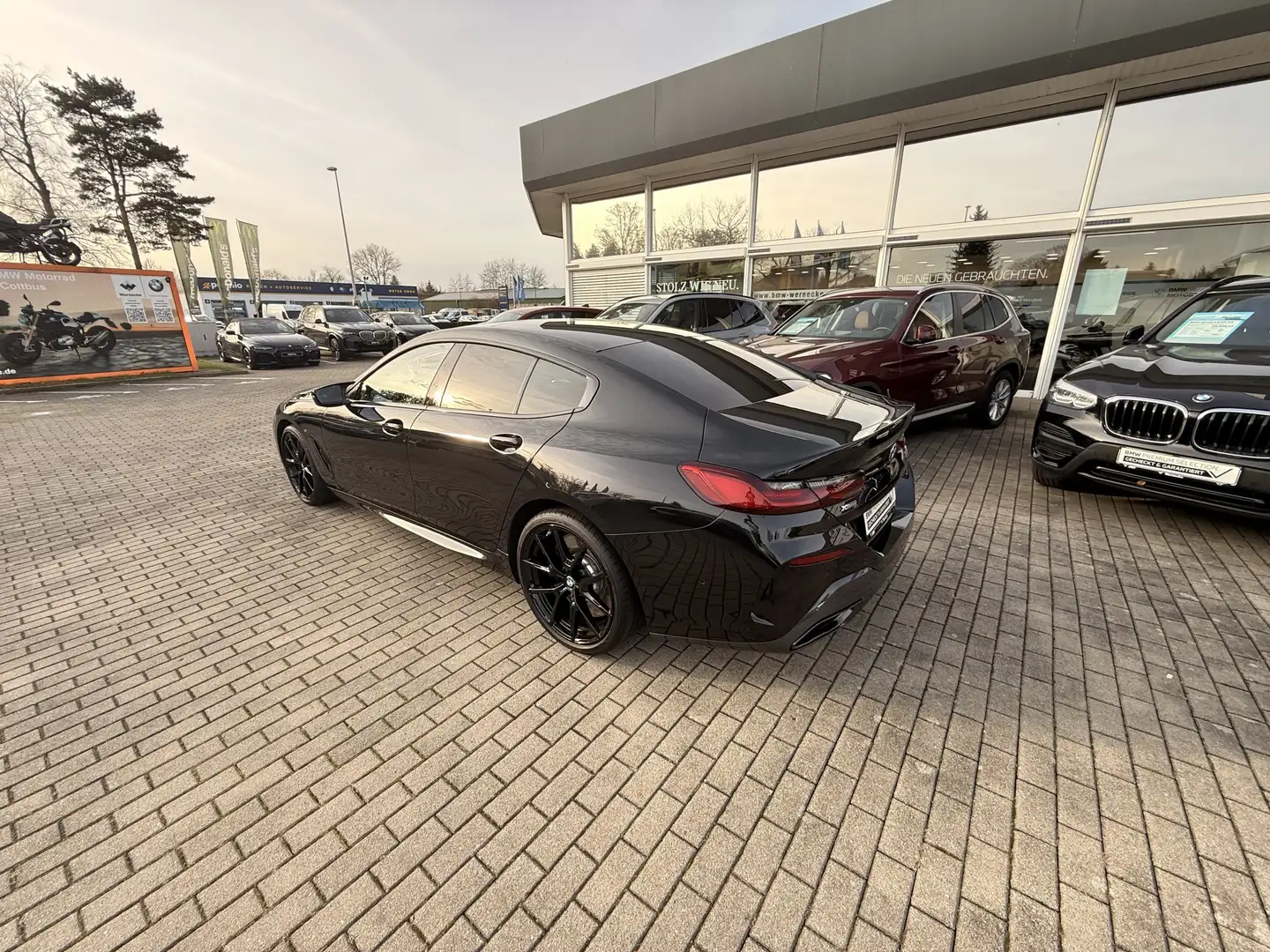 BMW M850 i xDrive Gran Coupé B&W Surround DAB WLAN Zwart - 2