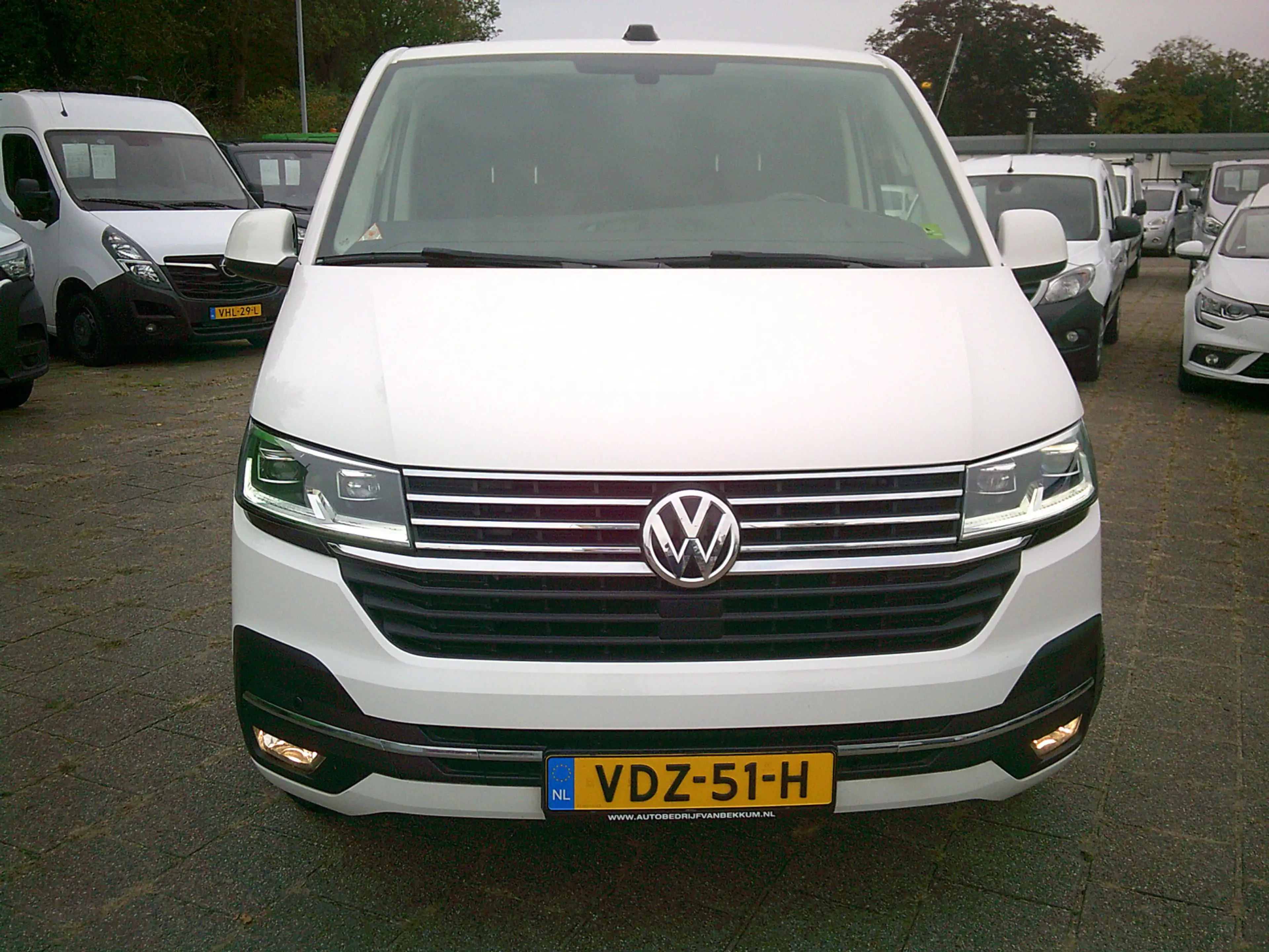 Volkswagen T6.1 Transporter 2.0 TDI L2H1 28 Bulli VOORZIEN VAN AIRCO+CRUISE+NA — photo 2