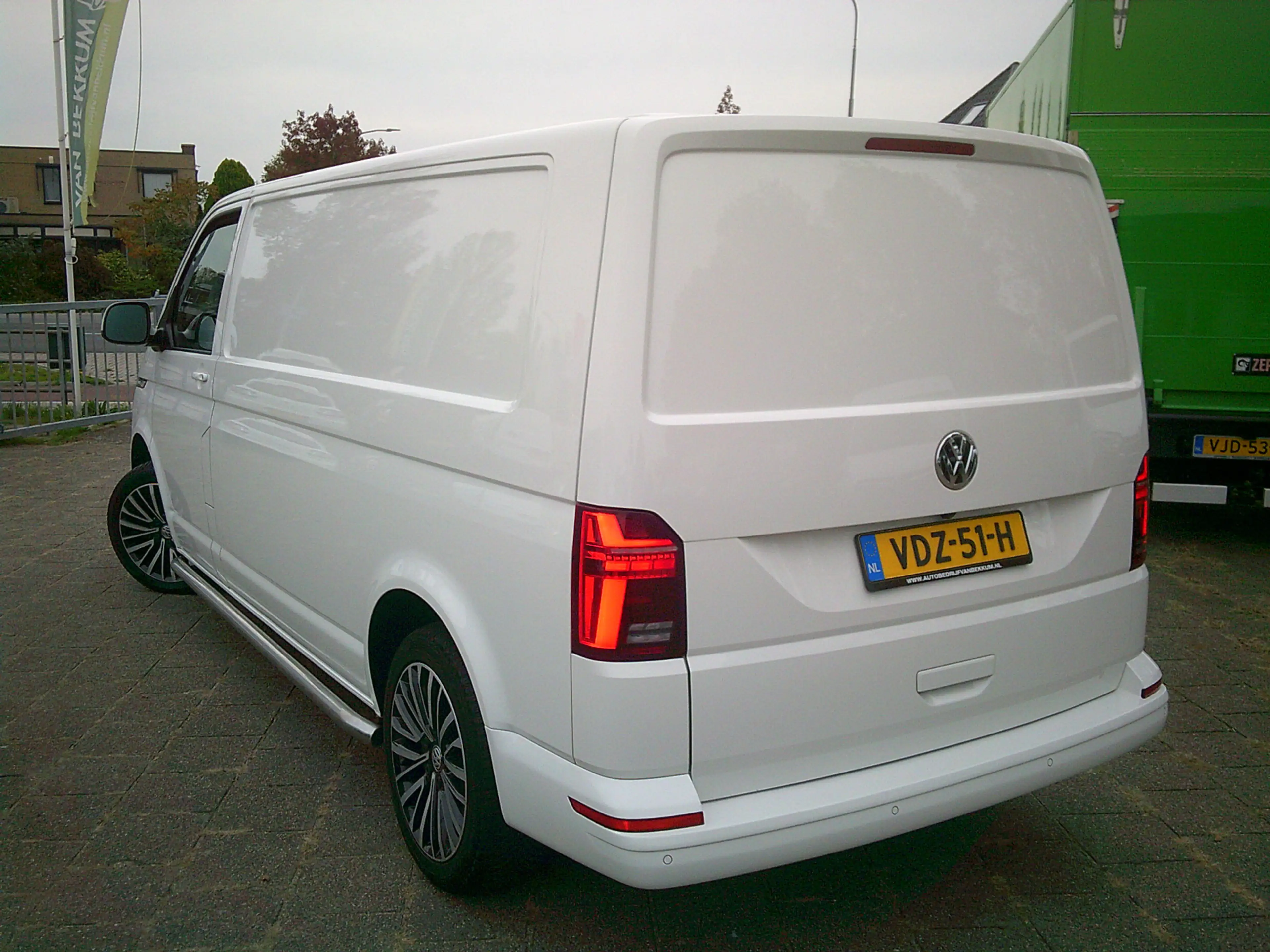 Volkswagen T6.1 Transporter 2.0 TDI L2H1 28 Bulli VOORZIEN VAN AIRCO+CRUISE+NA — photo 7
