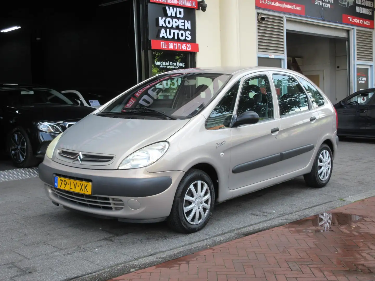 Citroen Xsara Picasso 2.0i-16V Différence Automaat Clima Beige - 1