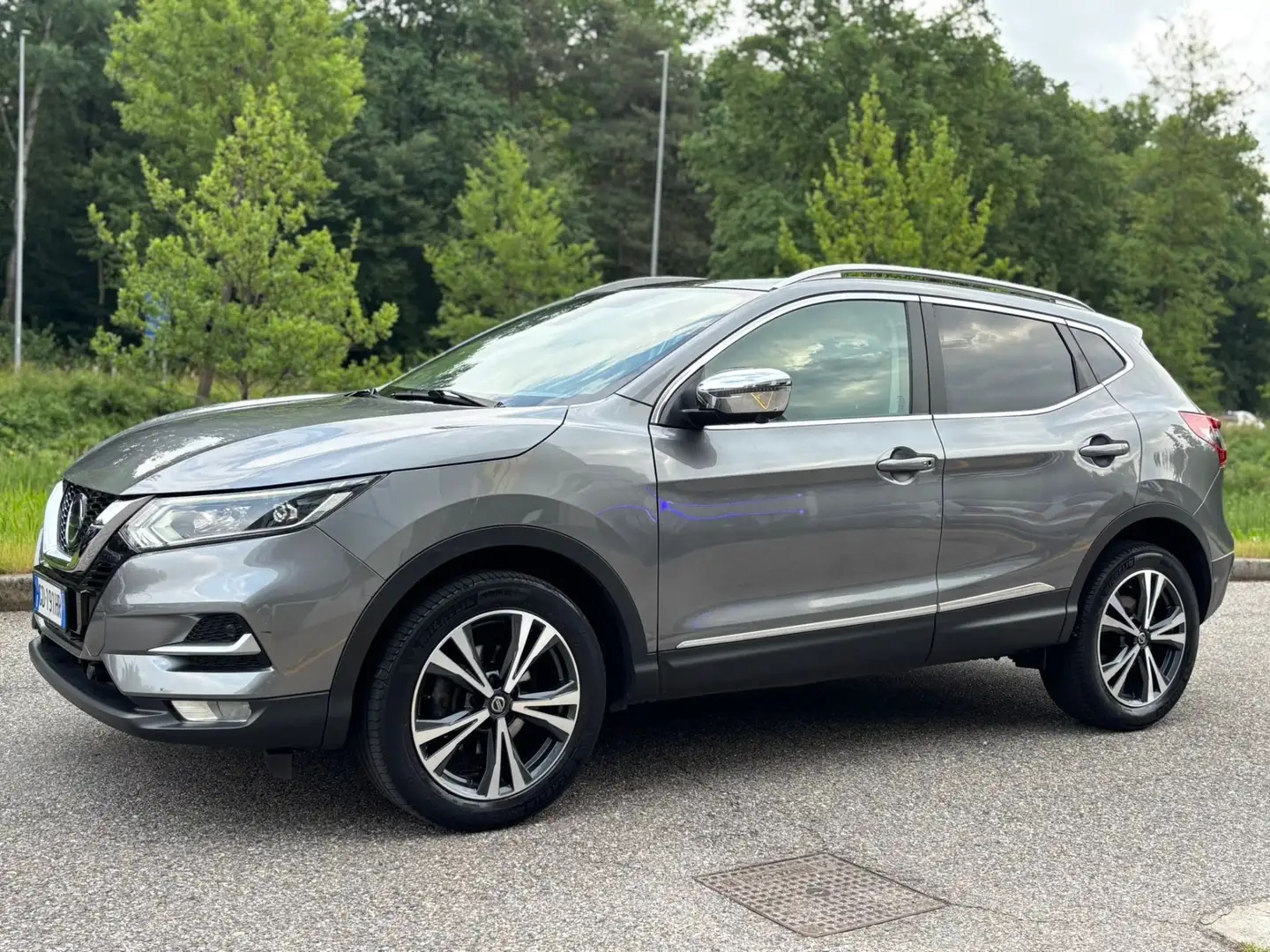 Nissan Qashqai 1.5 dCi 115 CV DCT Tekna Grijs - 2