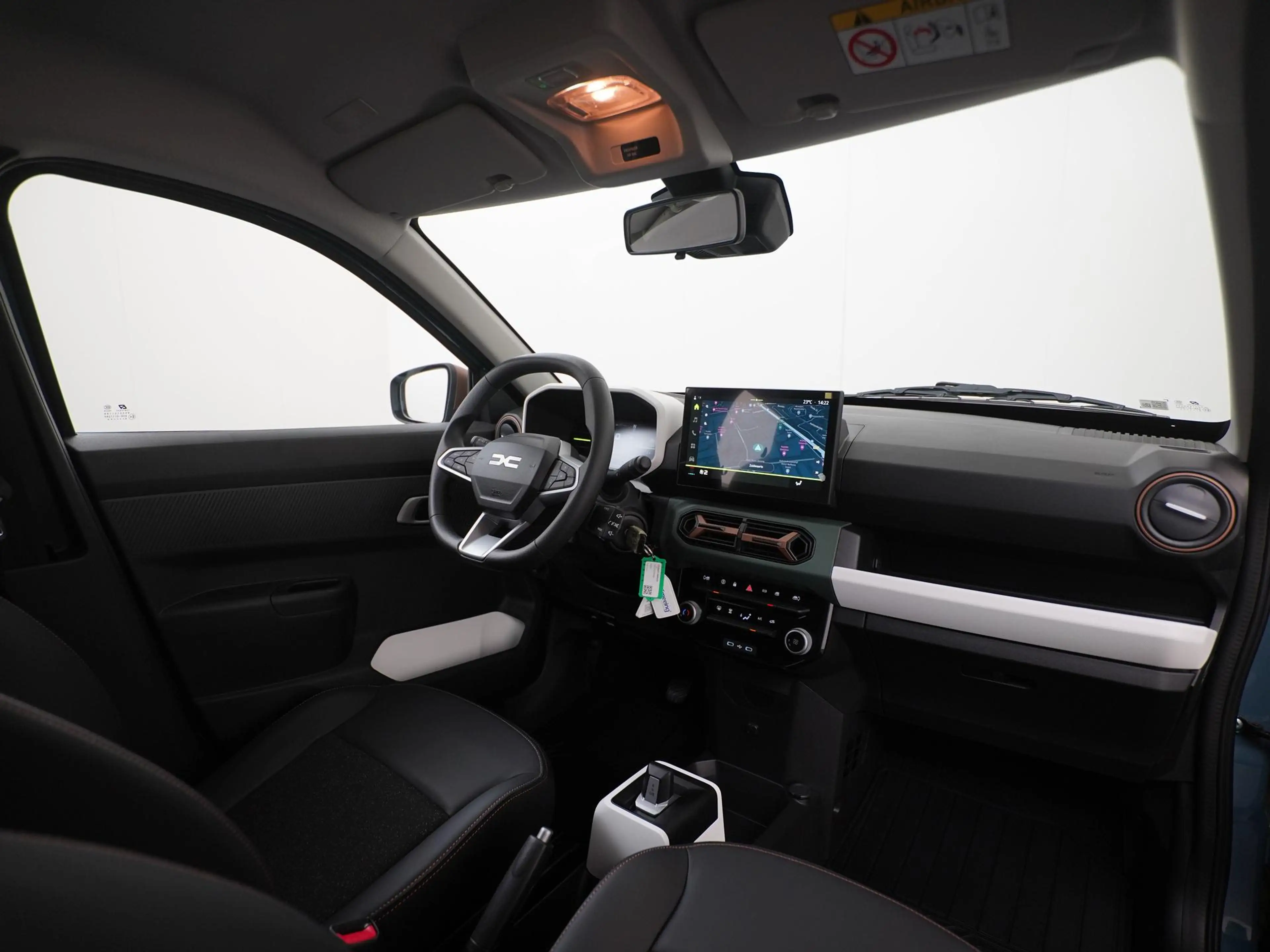 Dacia Spring Extreme 65 26.8 kWh | DC-snelladen | Achteruitcame — photo 2
