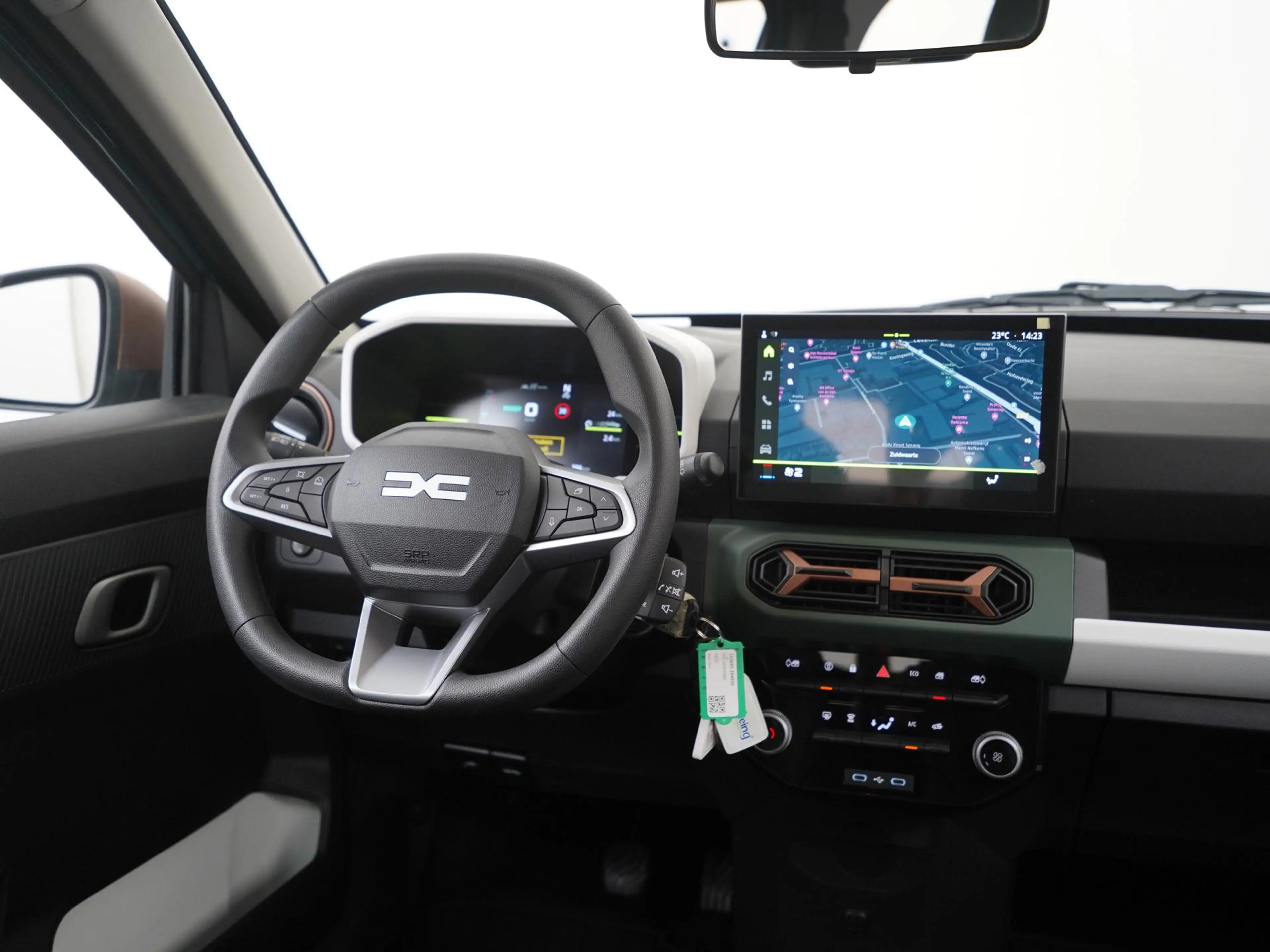 Dacia Spring Extreme 65 26.8 kWh | DC-snelladen | Achteruitcame — photo 4