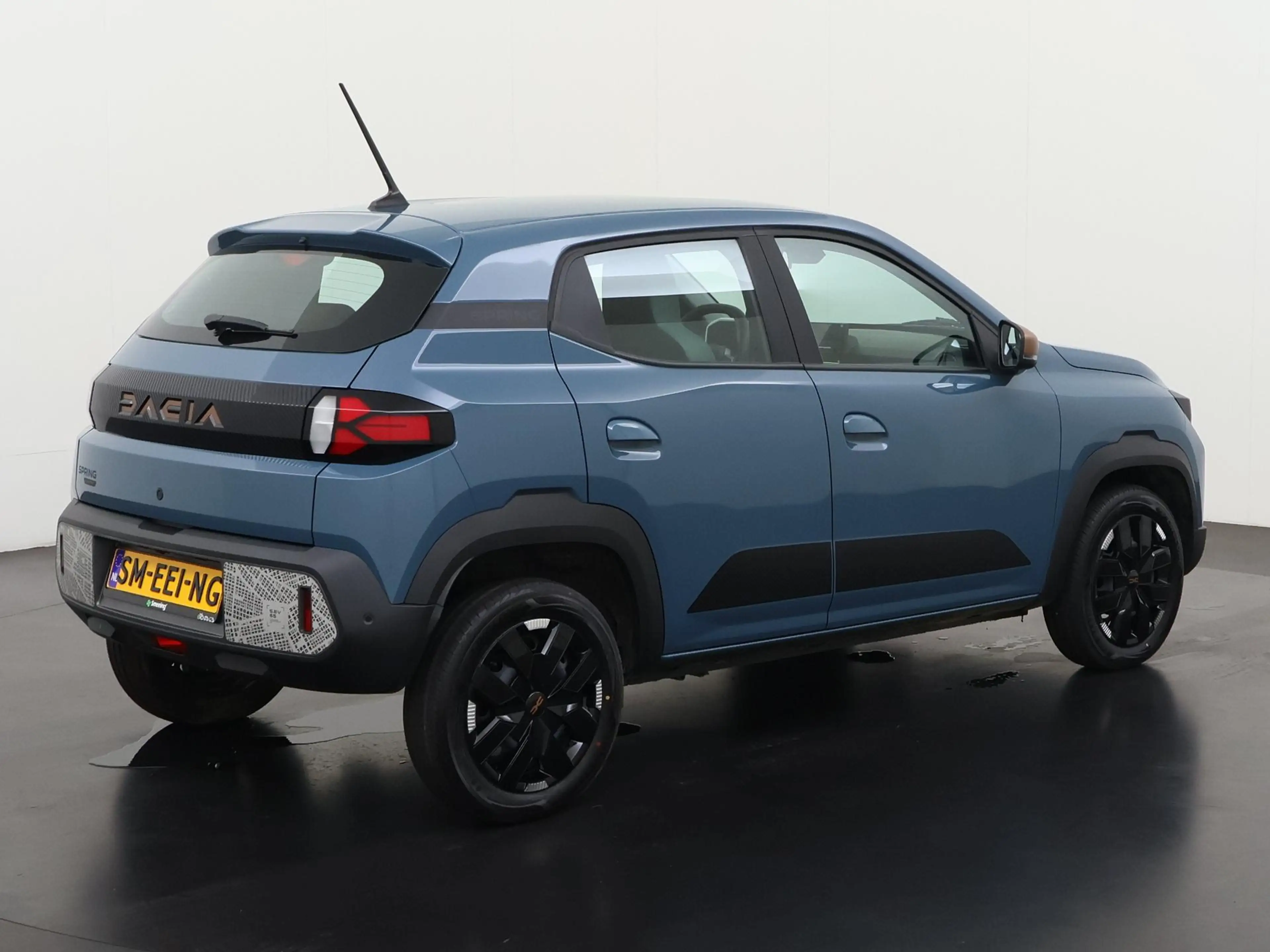 Dacia Spring Extreme 65 26.8 kWh | DC-snelladen | Achteruitcame — photo 3