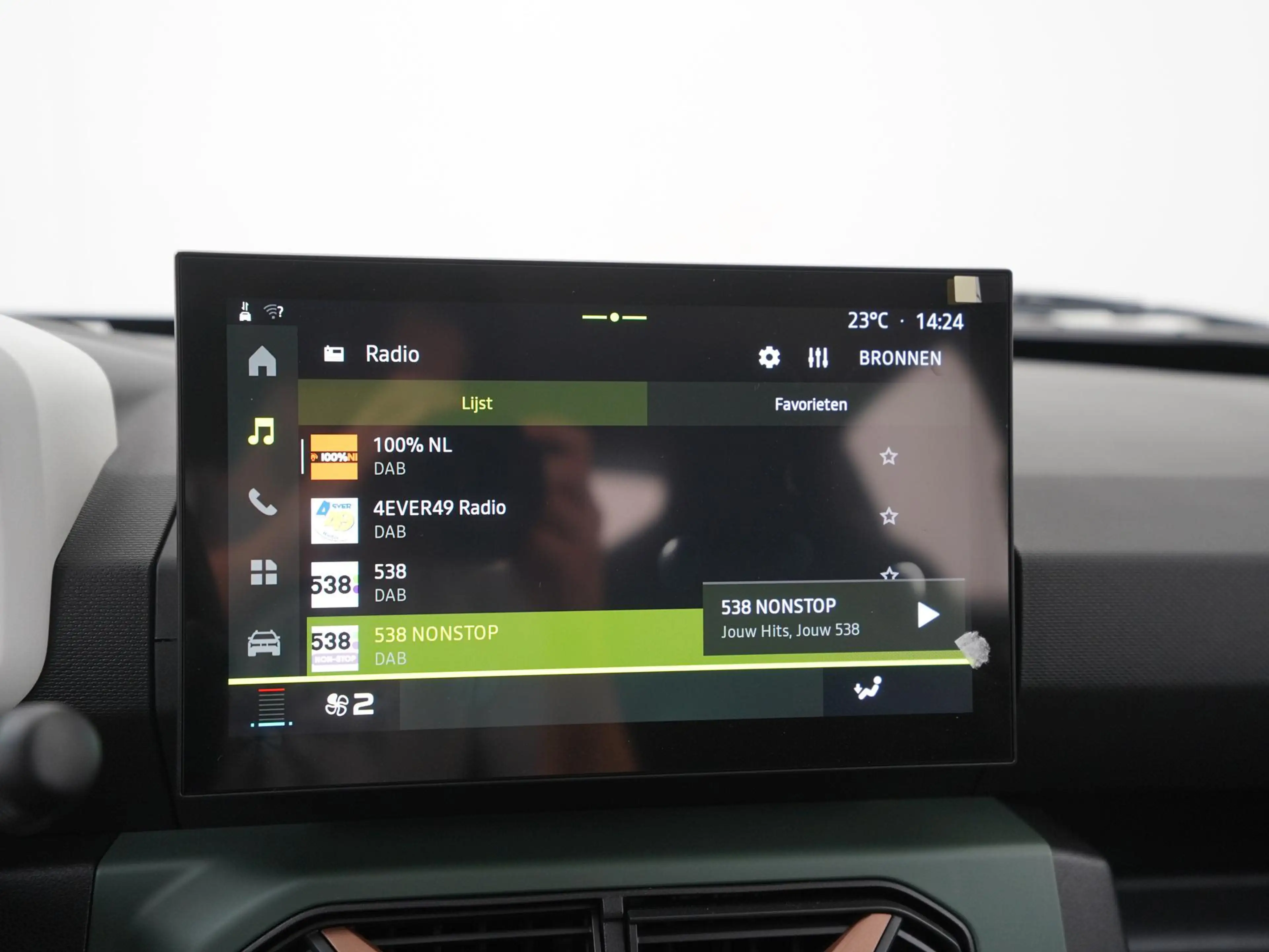 Dacia Spring Extreme 65 26.8 kWh | DC-snelladen | Achteruitcame — photo 13