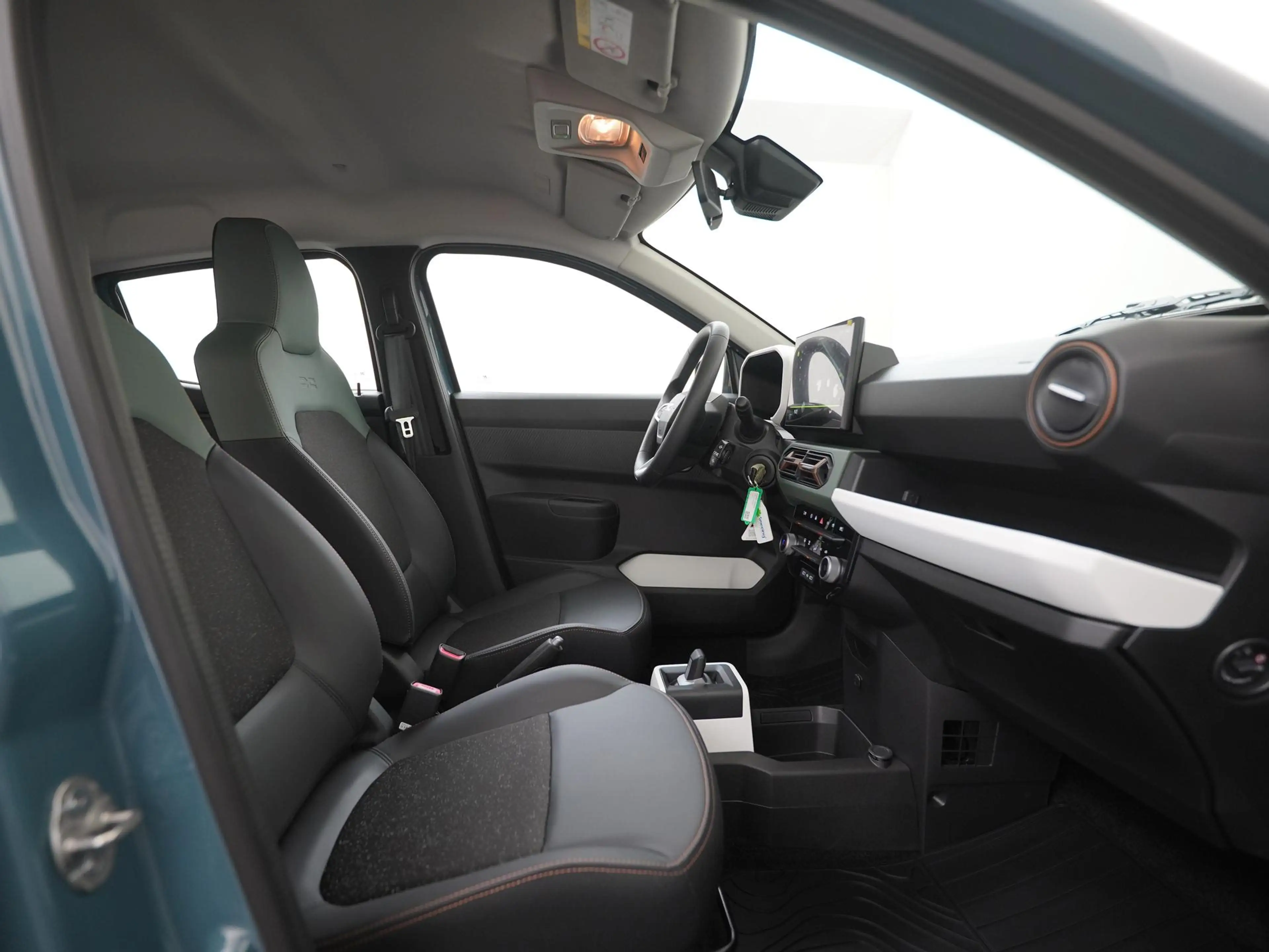Dacia Spring Extreme 65 26.8 kWh | DC-snelladen | Achteruitcame — photo 5