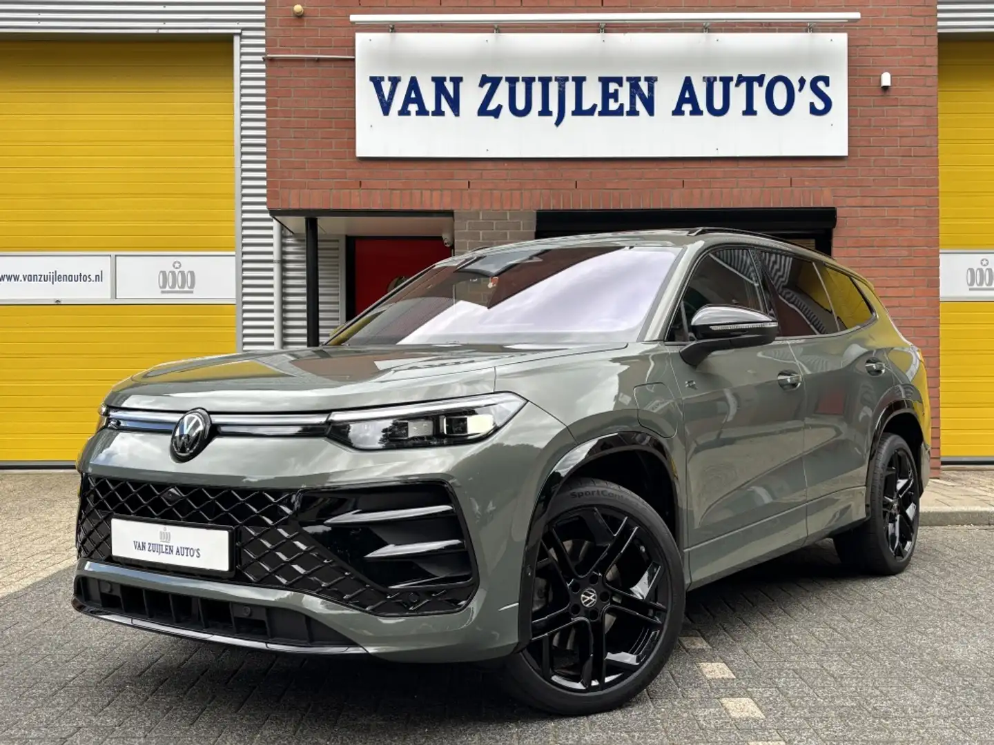 Volkswagen Tayron 1.5 eHybrid R-line Black Style Massage Head-Up Pan Groen - 1