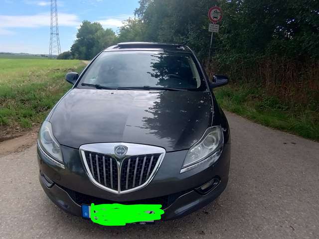 Imagine Lancia Delta 1.9 Multijet Twinturbo Platino