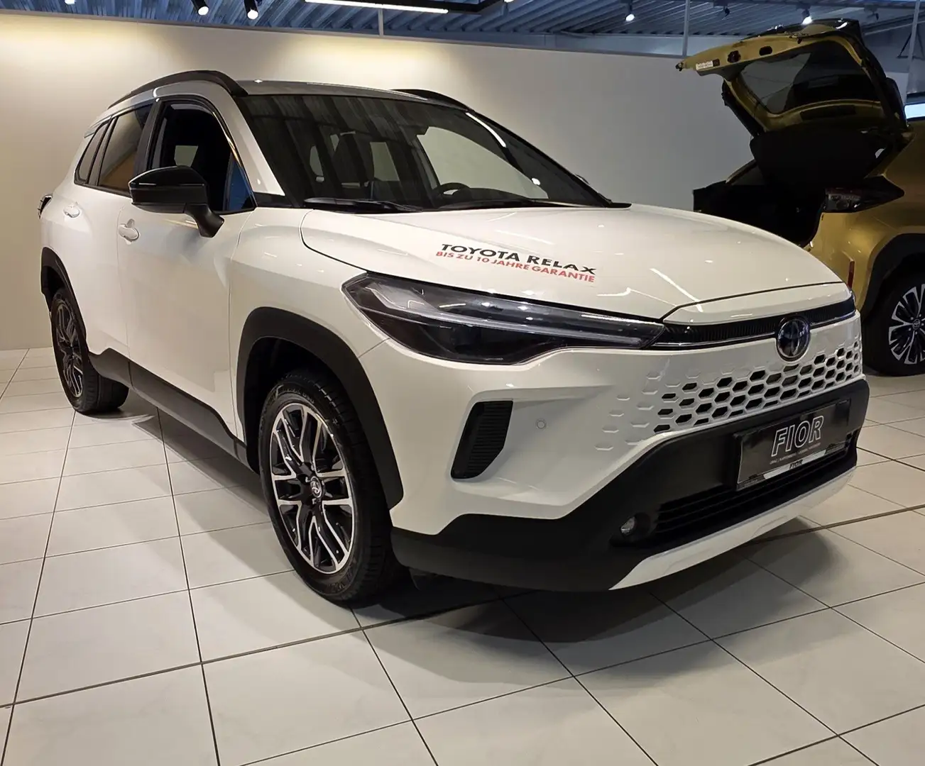Toyota Corolla Cross Active Drive Hybrid Weiß - 2