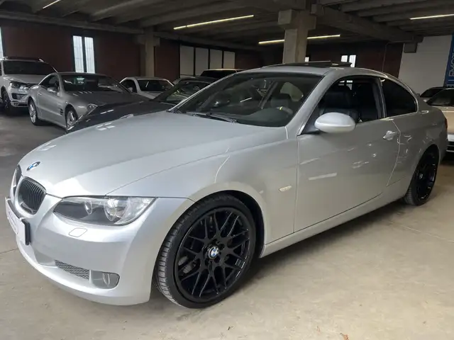 BMW 335 335i MANUALE