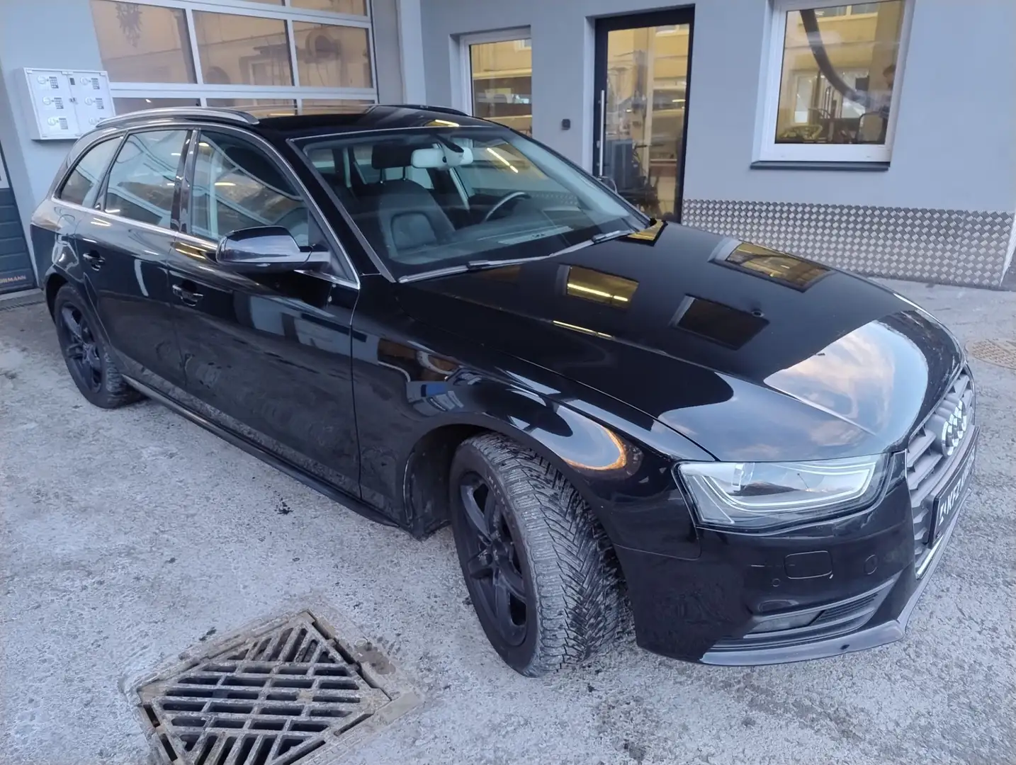 Audi A4 Avant 2,0 TDI quattro Daylight Schwarz - 2