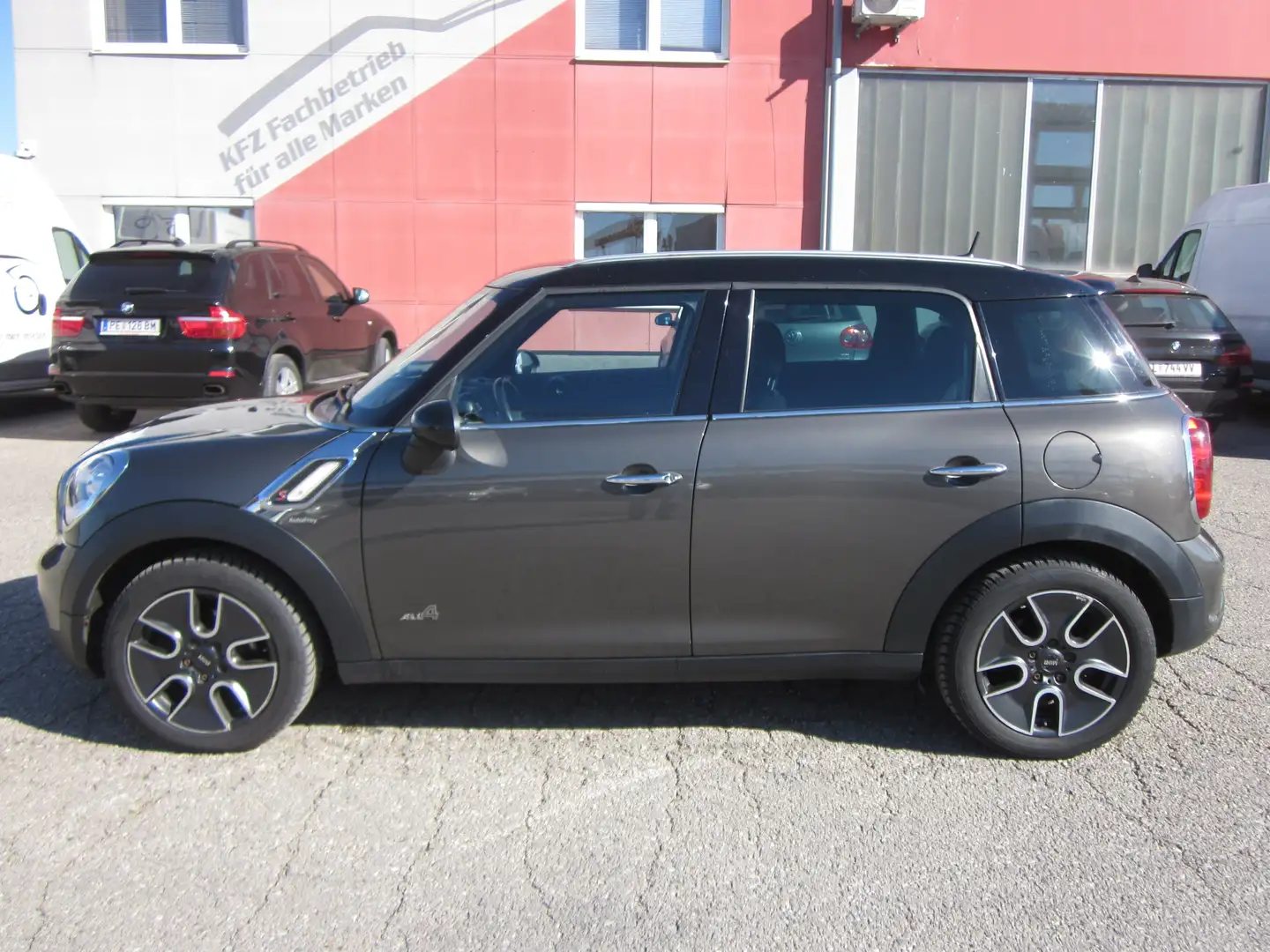 MINI Cooper SD Countryman All4 Grau - 2