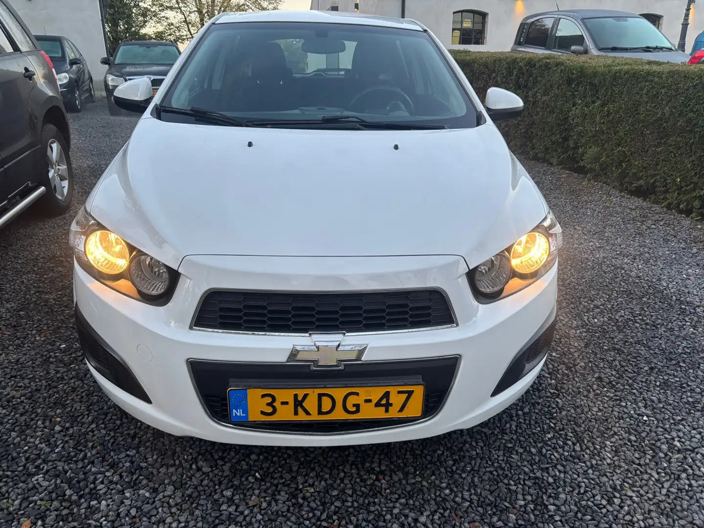 Chevrolet Aveo 1.2 LT 5 DEURS AIRCO Weiß - 2
