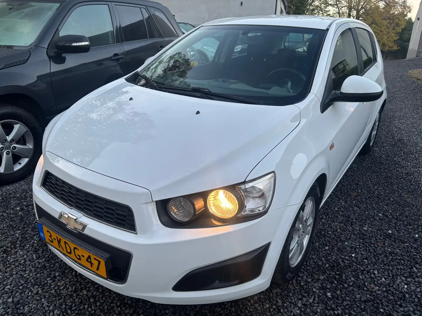 Chevrolet Aveo 1.2 LT 5 DEURS AIRCO Weiß - 1