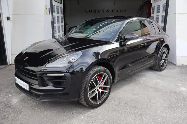 Porsche Macan view 2