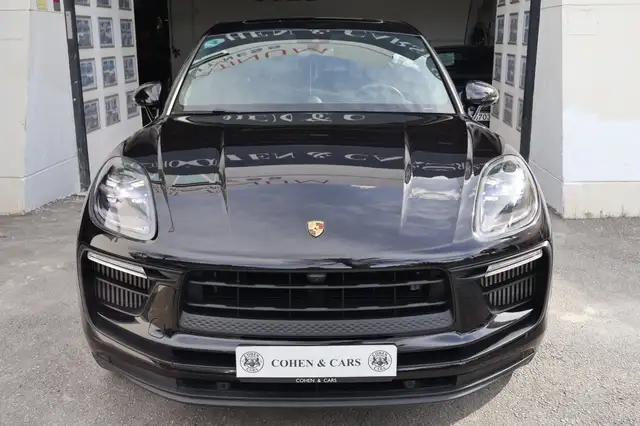 Porsche Macan view 3
