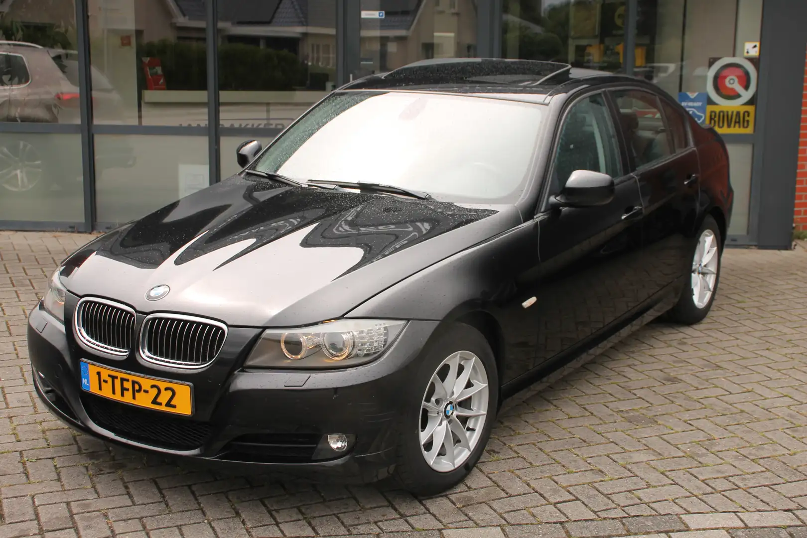 BMW 320 3-serie 320i High Executive ✅ Leer ✅ Schuifdak ✅ M Zwart - 2