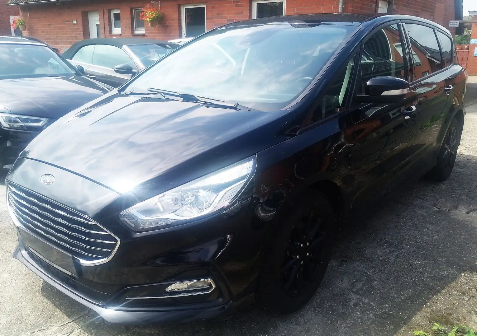 Ford S-Max 2,0 EcoBlue 140kW Titanium Auto Schwarz - 1