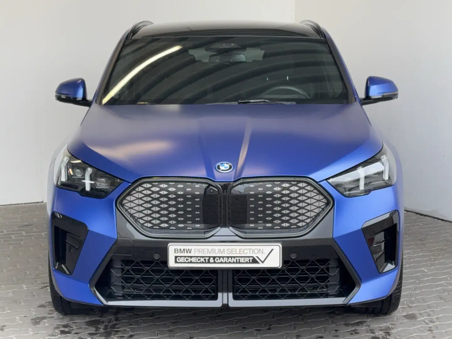 BMW iX2 xDrive30 Aut. M Sport LiveCock.HUD.AHK.GSD. - 2
