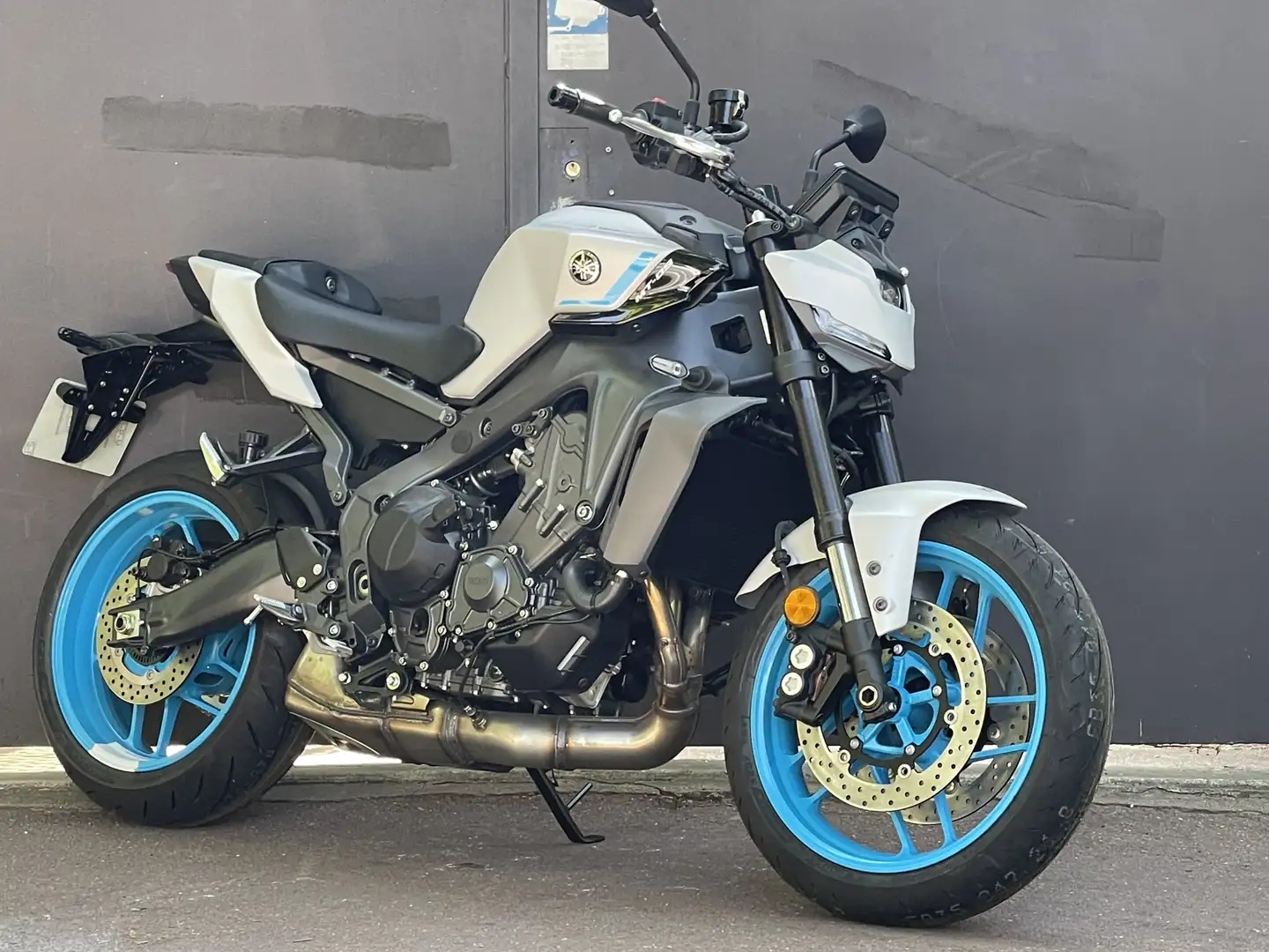 Yamaha MT-09 Grijs - 2