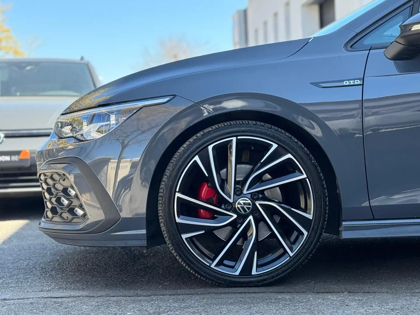 Volkswagen Golf GTD 2.0 SCR TDi DSG CARPLAY PHARES LED GPS COCKPIT CAMERA *FULL OPTION* Gris - 2