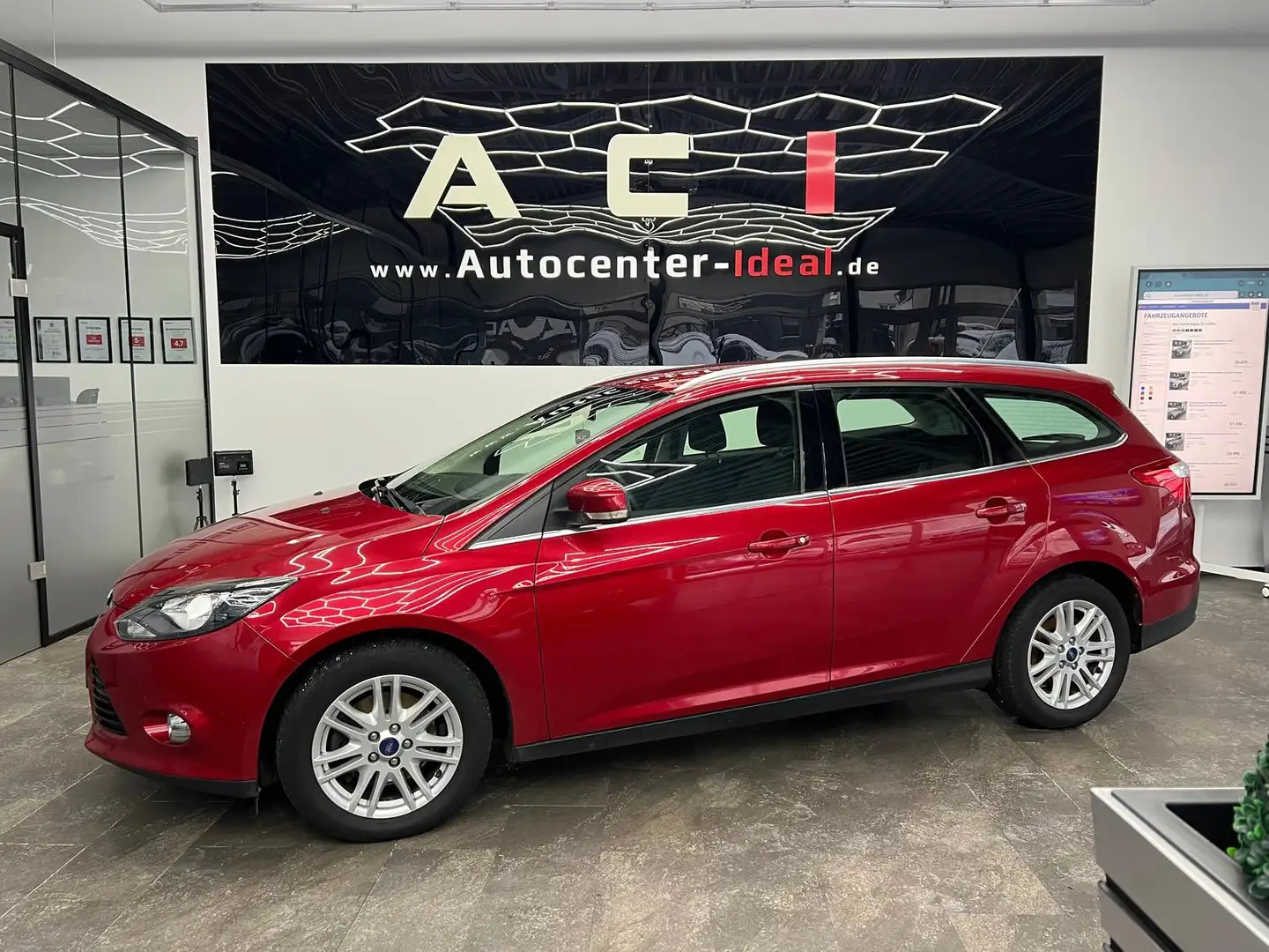 Ford Focus 1.6 EcoBoost KAT Titanium, AHK, 1. Hand Rouge - 2
