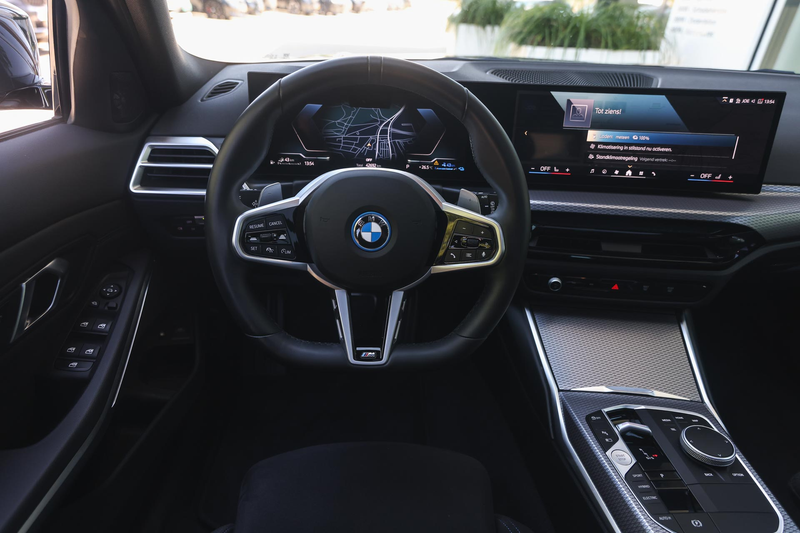 BMW 330 3 Serie Touring 330e M Sport Automaat / Panoramada — photo 3