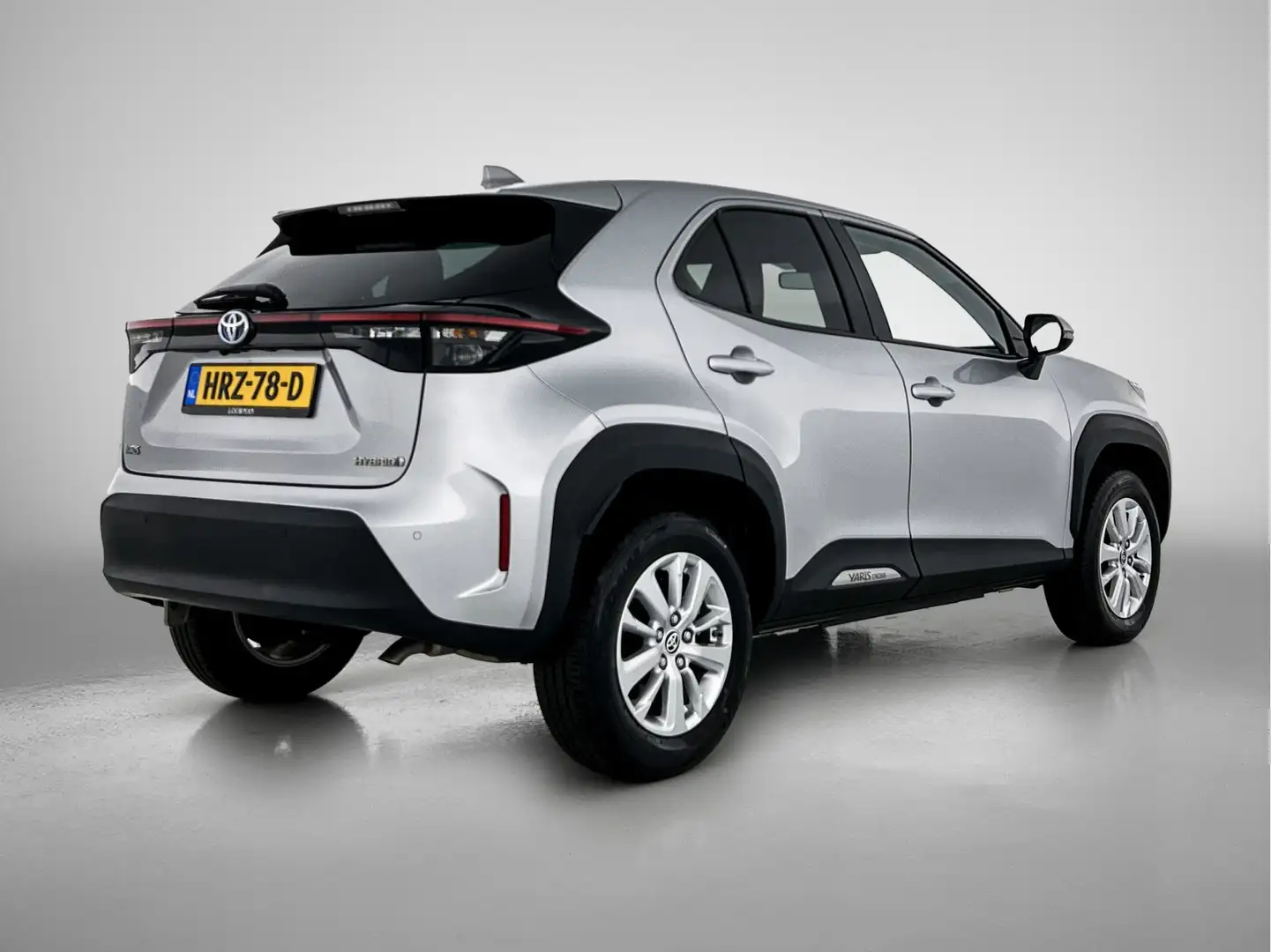 Toyota Yaris Cross 1.5 Hybrid Dynamic Limited | Navigatie | Parkeerse Argento - 2