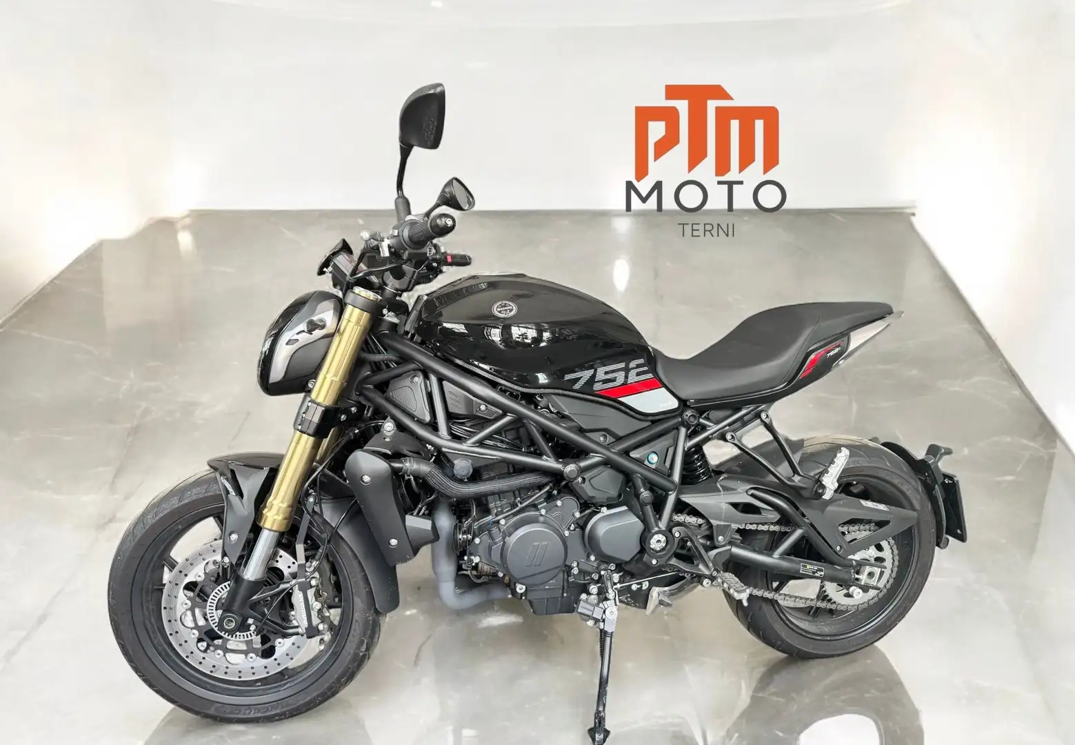 Benelli 752 S Negru - 1