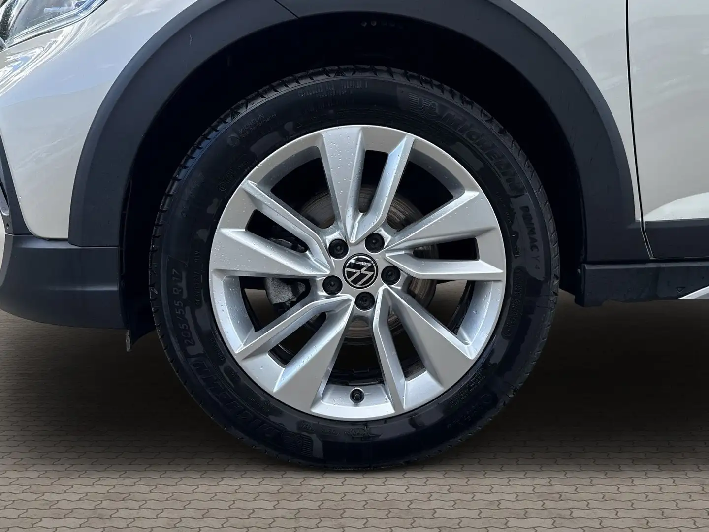 Volkswagen Taigo 1.5 TSI Move Silber - 2