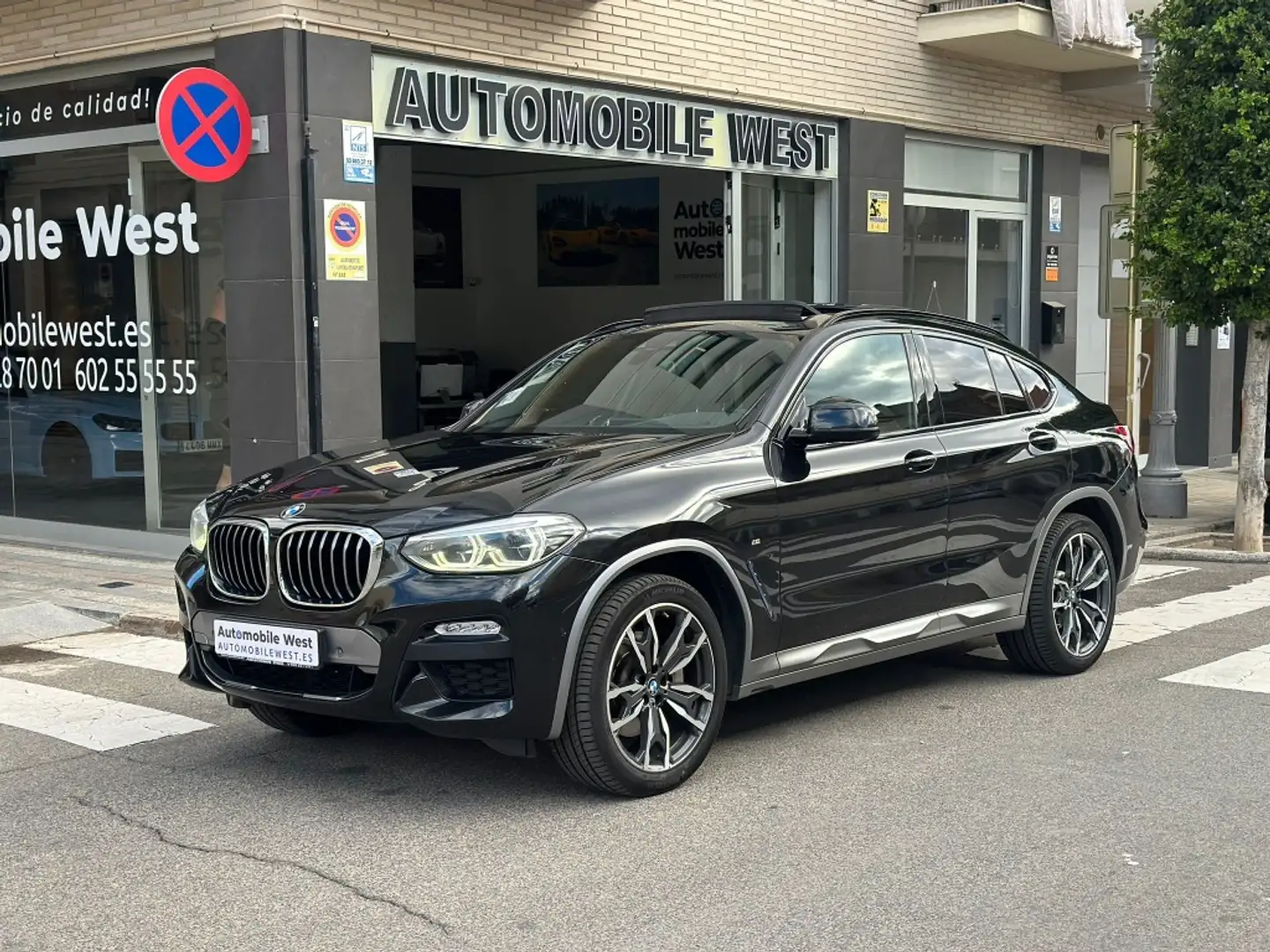 BMW X4 xDrive 25dA Schwarz - 2