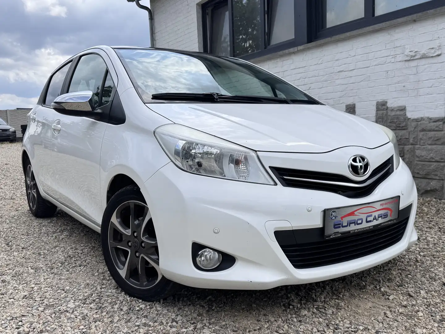 Toyota Yaris Yaris 1.33i VVT-i Comfort PANORA/CAMERA/SENSOR/GPS Wit - 2