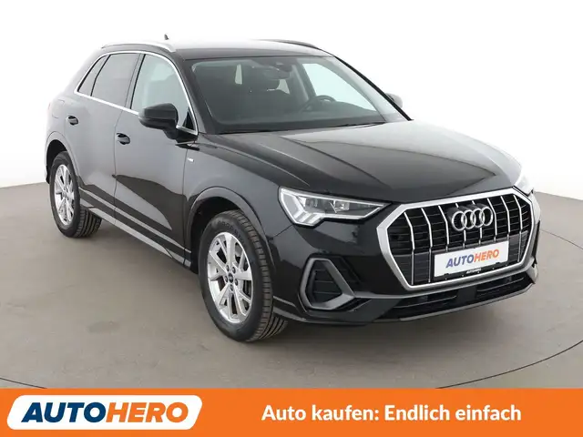 Audi Q3 view 8