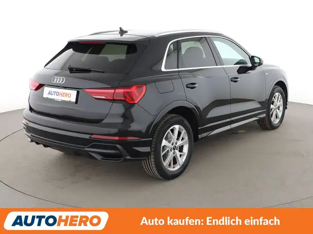 Audi Q3 view 6