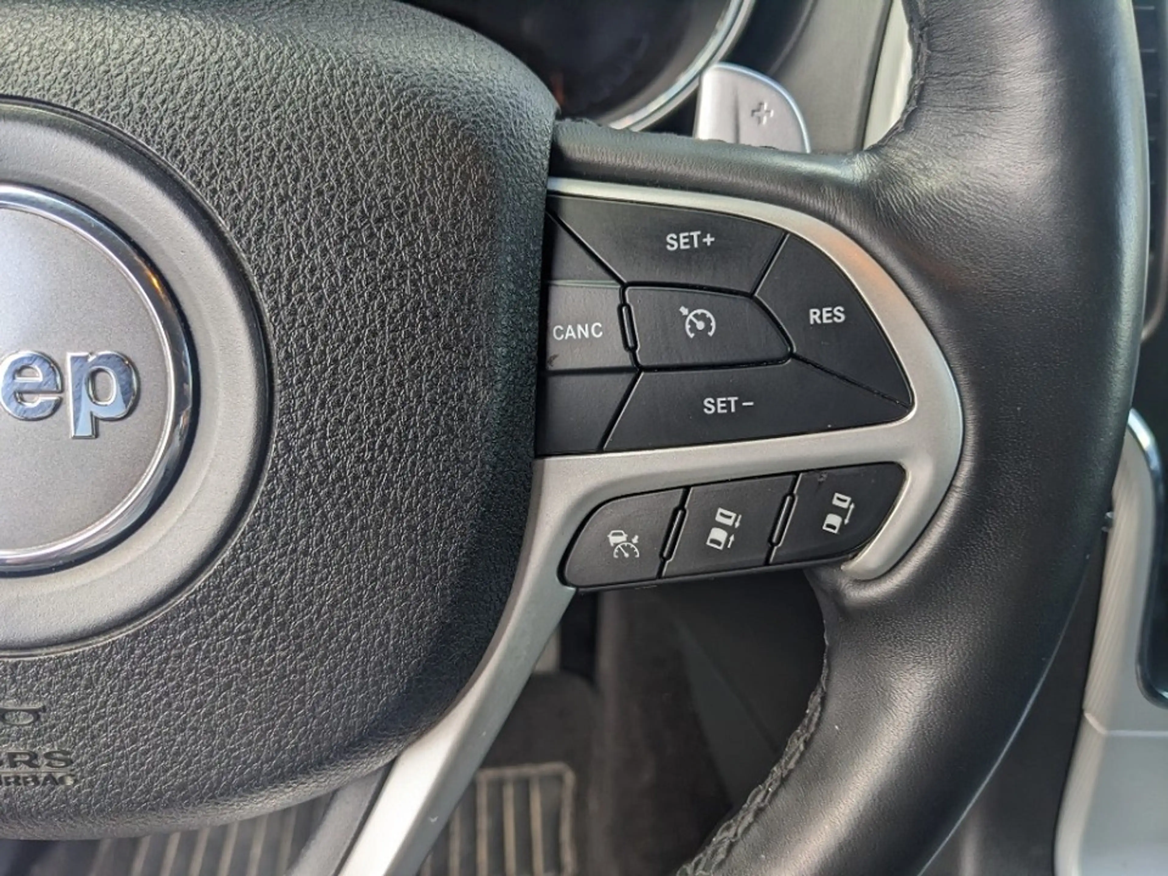 Jeep Grand Cherokee 3.0l CRD Summit AWD AHK Leder Luftfederung — photo 14