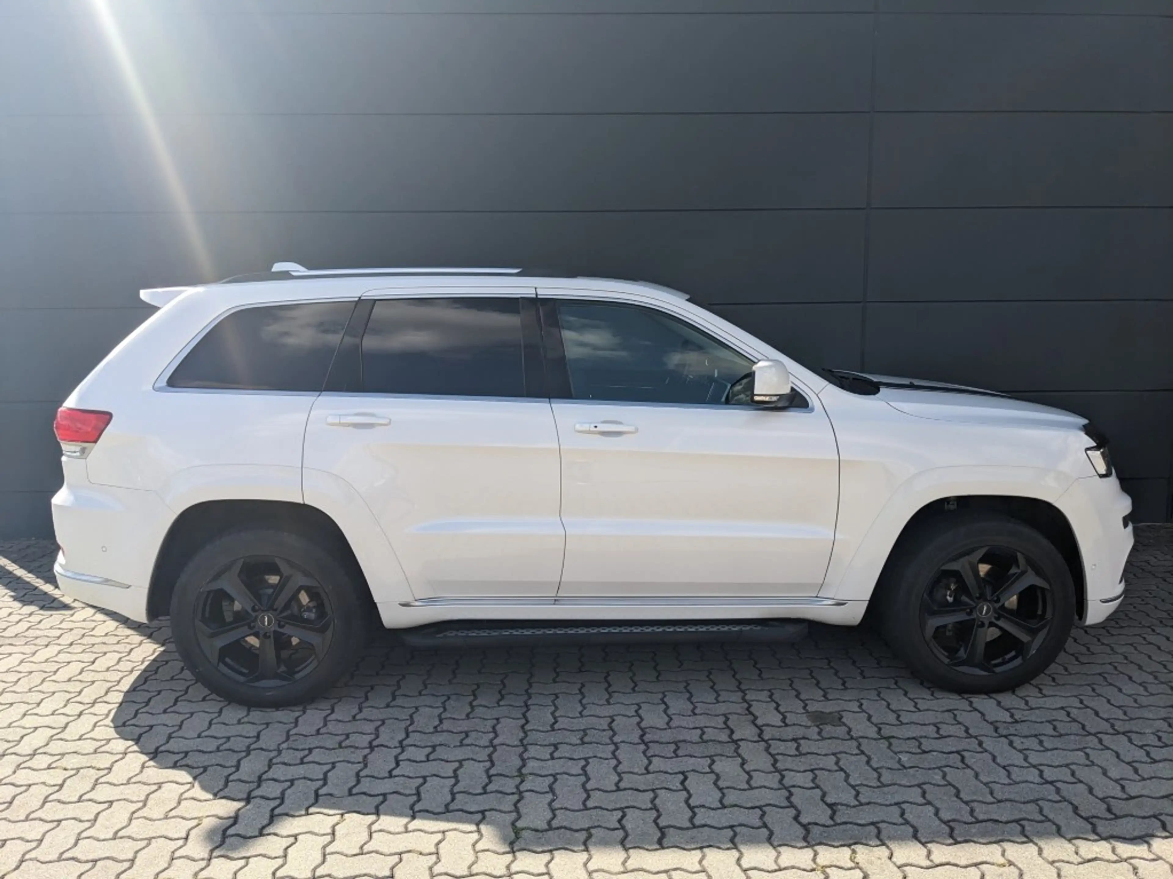 Jeep Grand Cherokee 3.0l CRD Summit AWD AHK Leder Luftfederung — photo 6