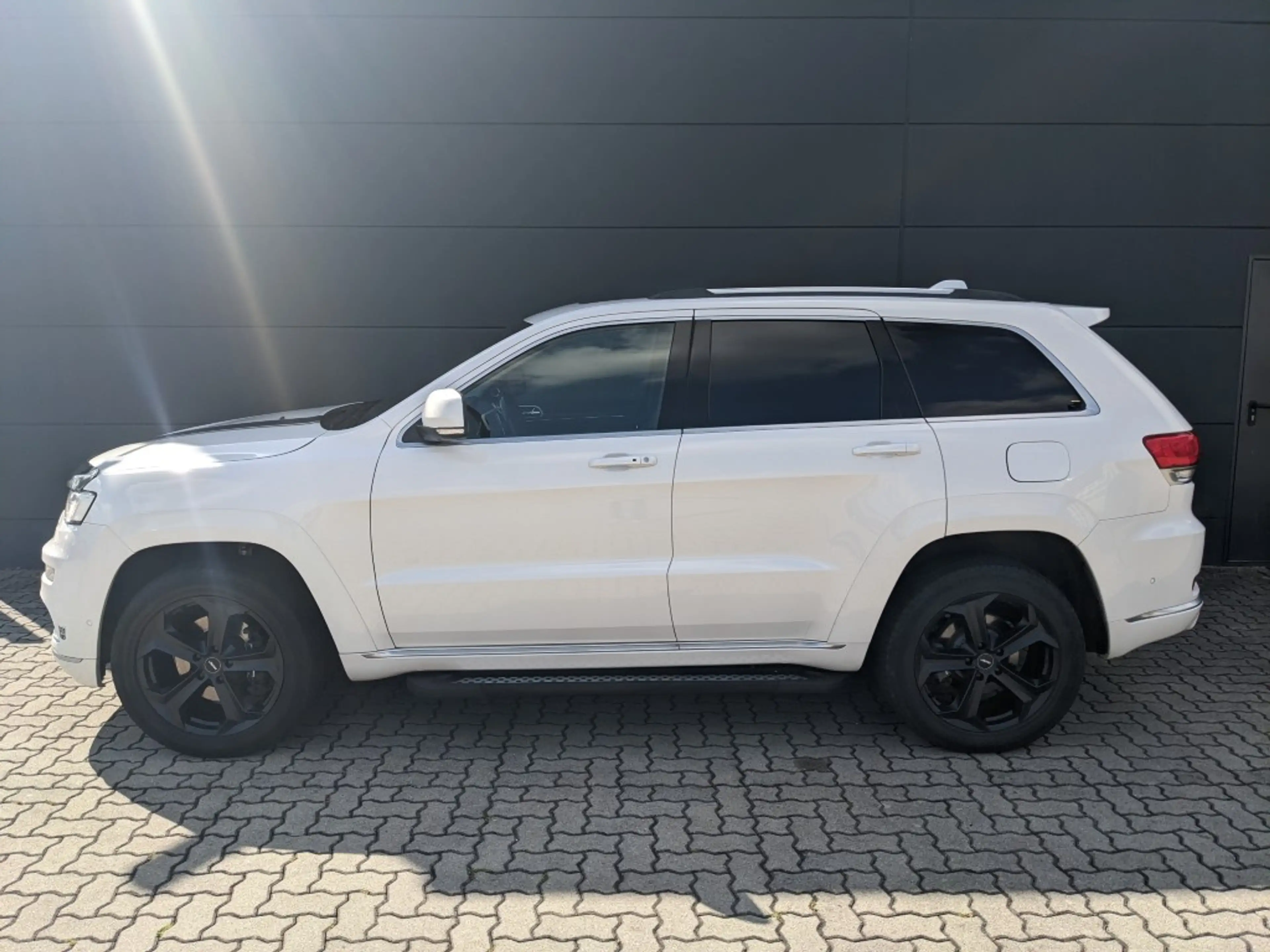 Jeep Grand Cherokee 3.0l CRD Summit AWD AHK Leder Luftfederung — photo 2
