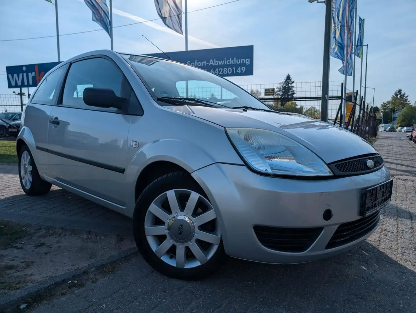Ford Fiesta Futura *Schiebedach*Klima*Allwetterreifen Silber - 2