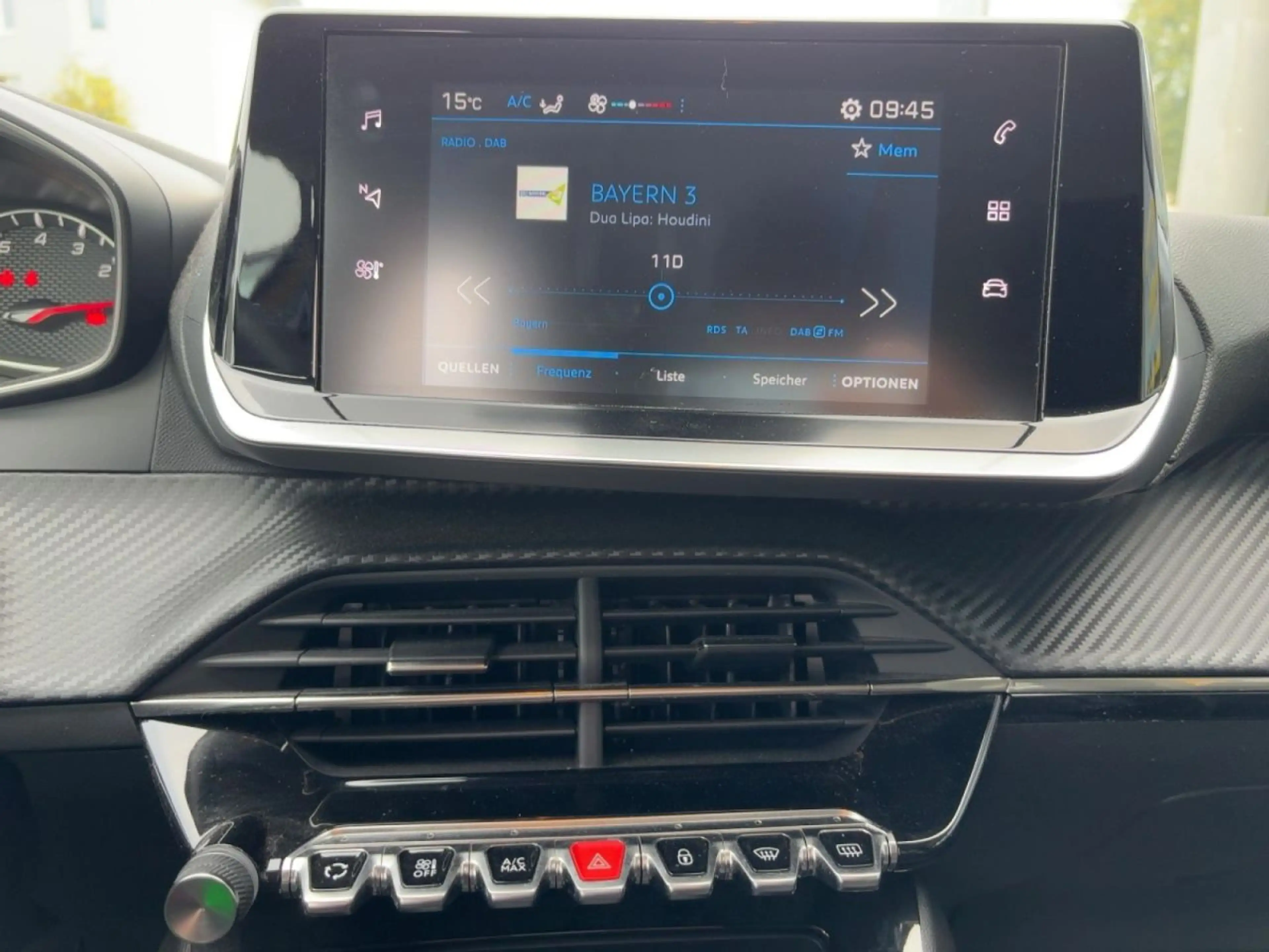 Peugeot 208 Active Pack Pure Tech 100 — photo 12