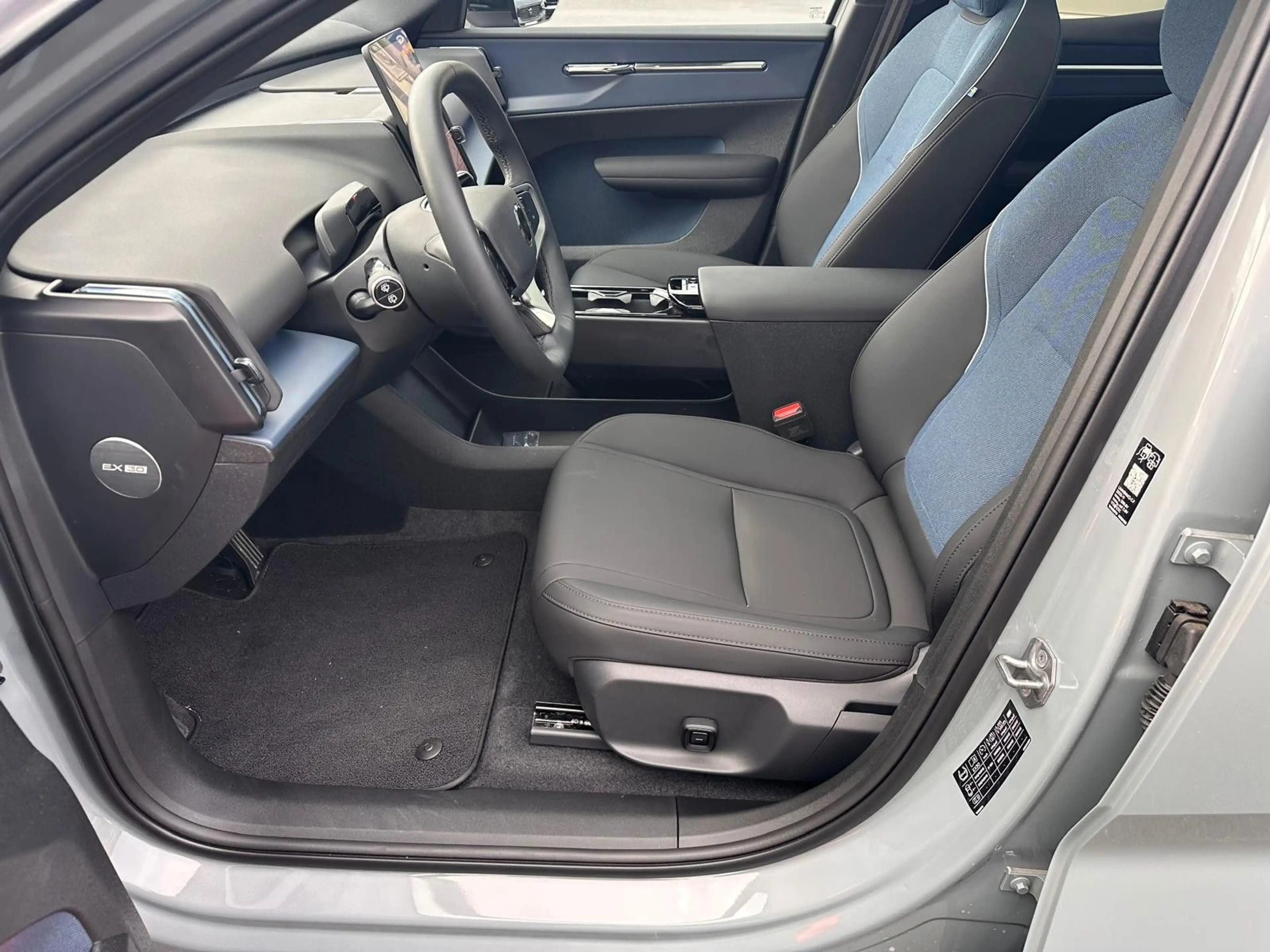 Volvo EX30 RWD Ultra Extended Range Pano,360°,WP,ACC — photo 15