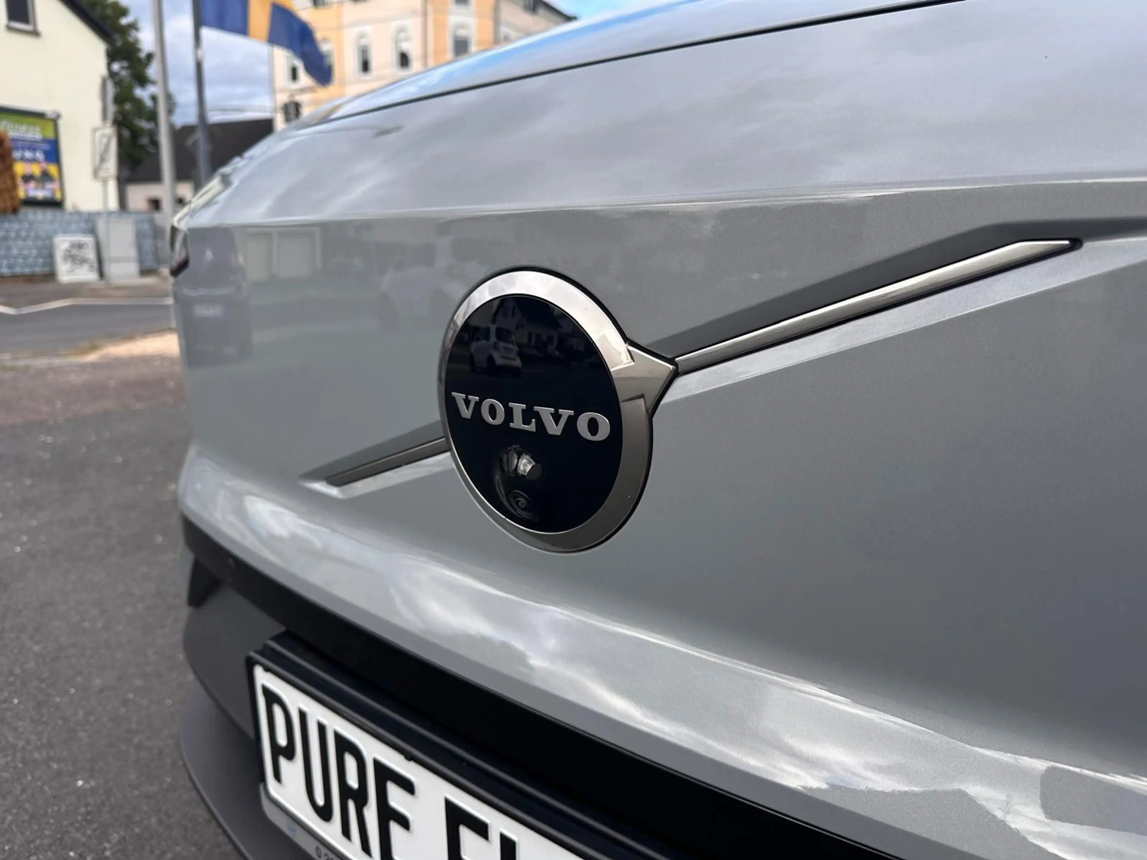 Volvo EX30 RWD Ultra Extended Range Pano,360°,WP,ACC — photo 3