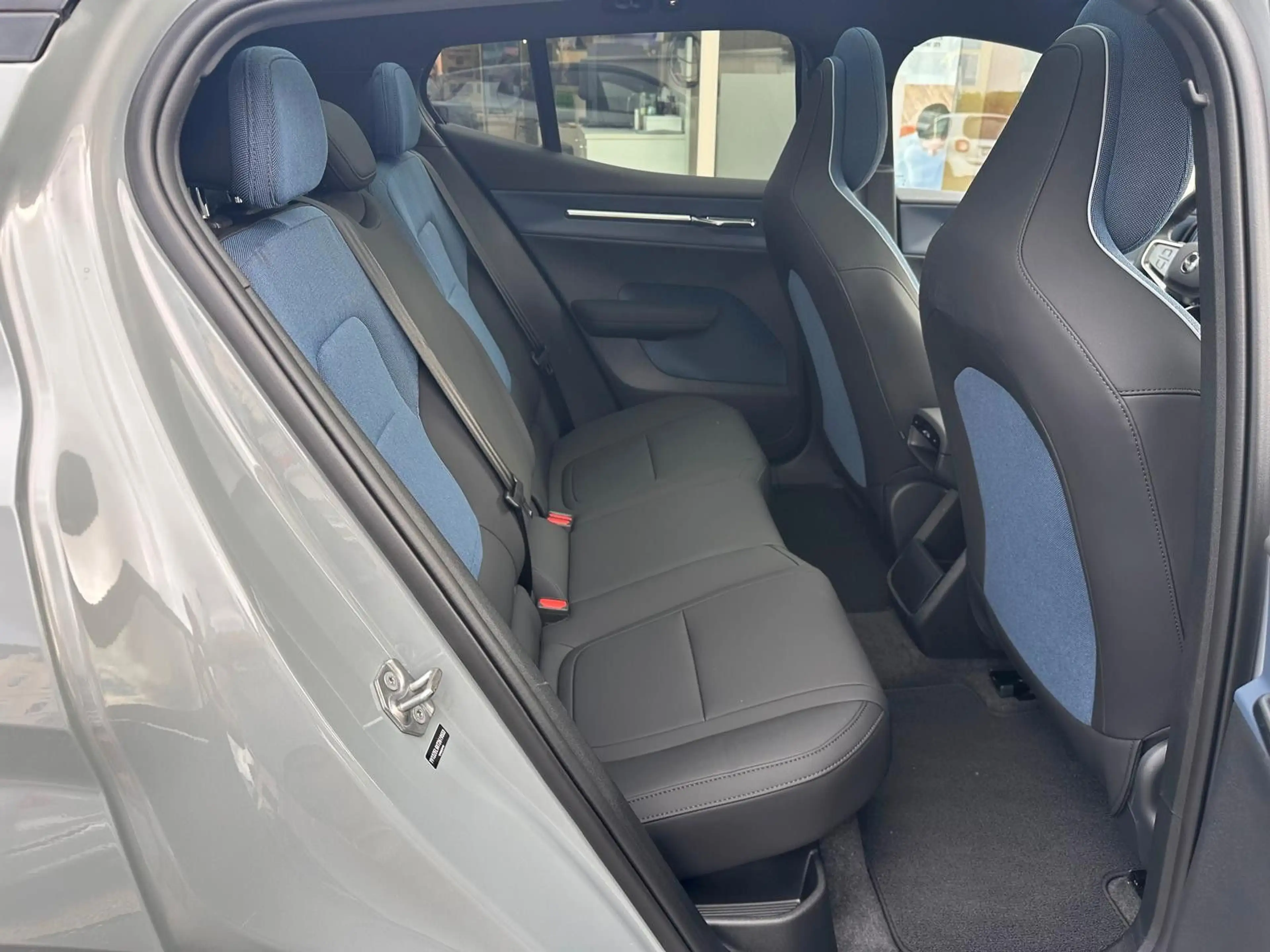 Volvo EX30 RWD Ultra Extended Range Pano,360°,WP,ACC — photo 17