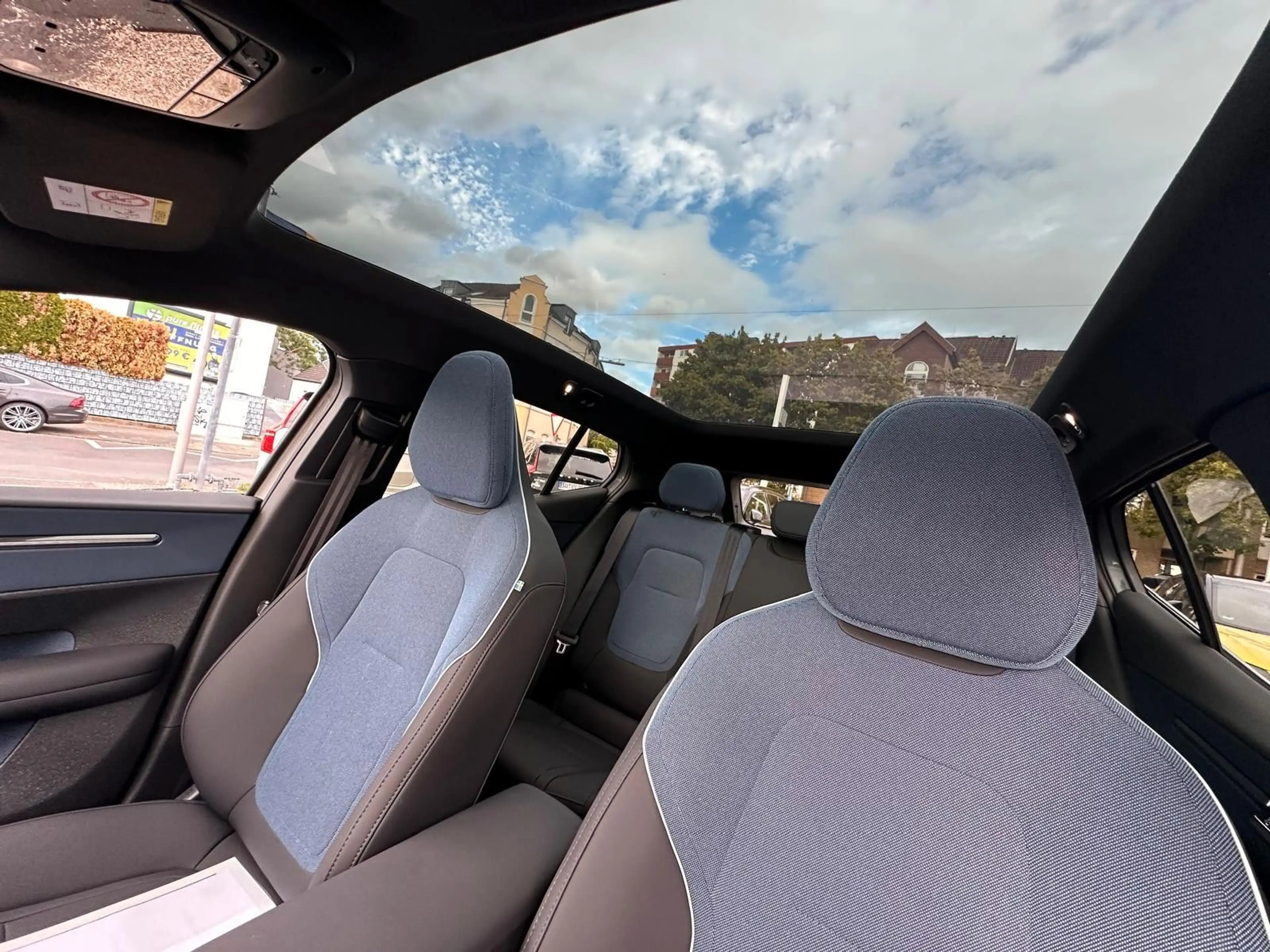 Volvo EX30 RWD Ultra Extended Range Pano,360°,WP,ACC — photo 26