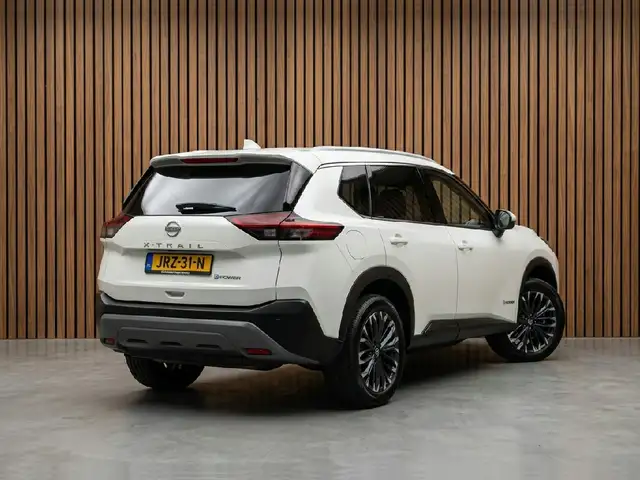 Nissan X-Trail view 4