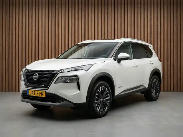 Nissan X-Trail view 3