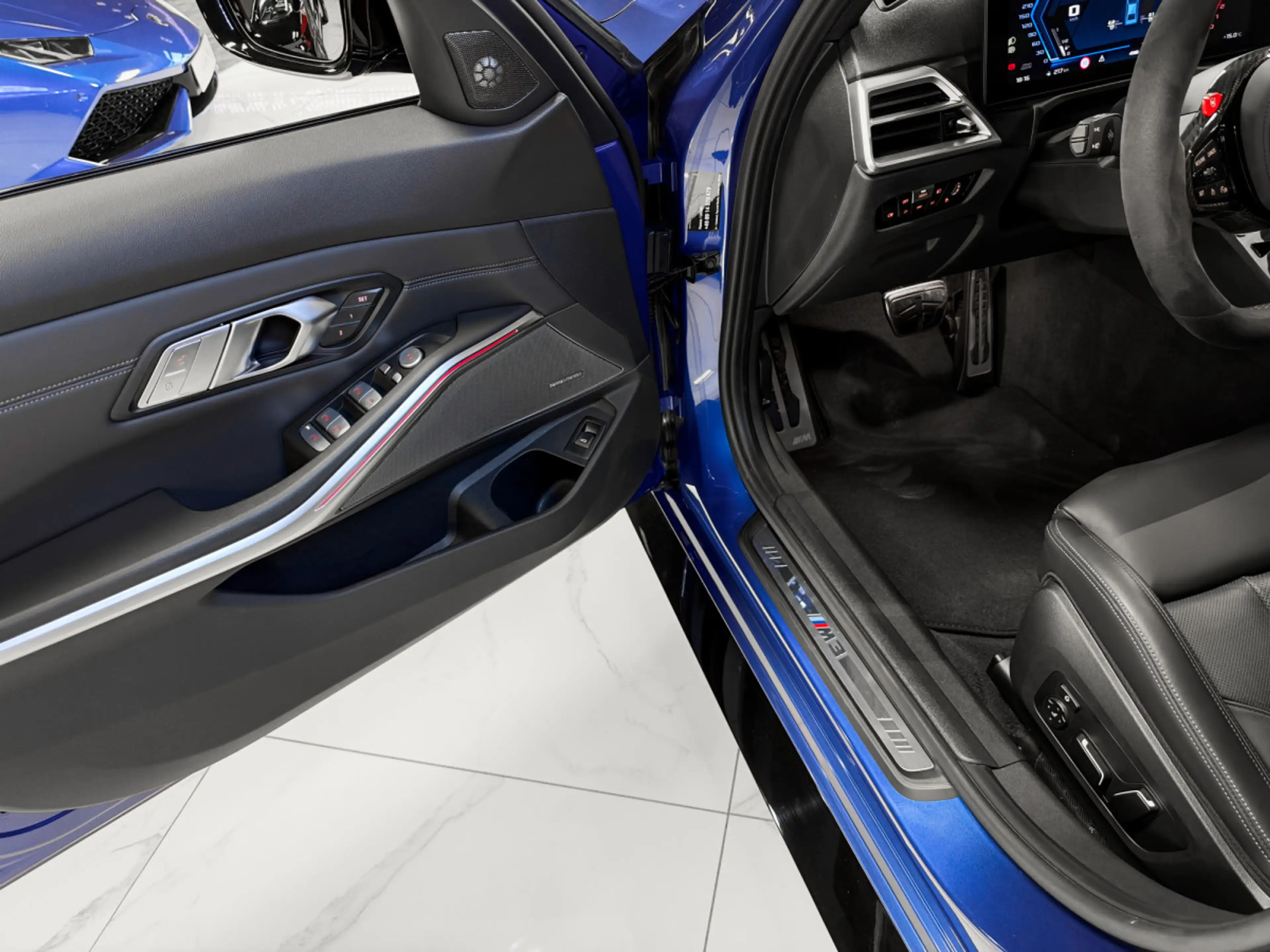 BMW M3 COMPETITION LCI TOURING XDRIVE — photo 15