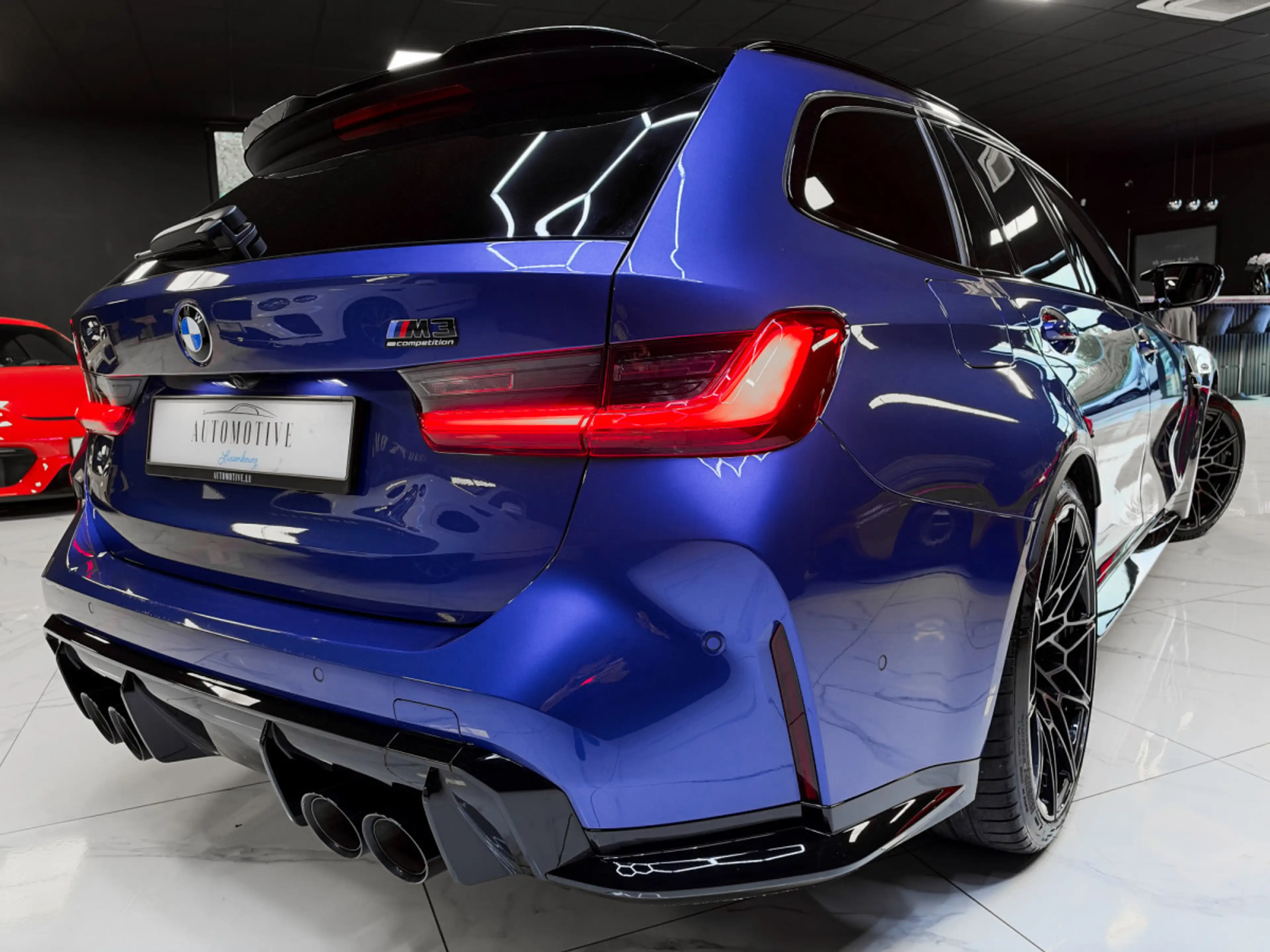 BMW M3 COMPETITION LCI TOURING XDRIVE — photo 10