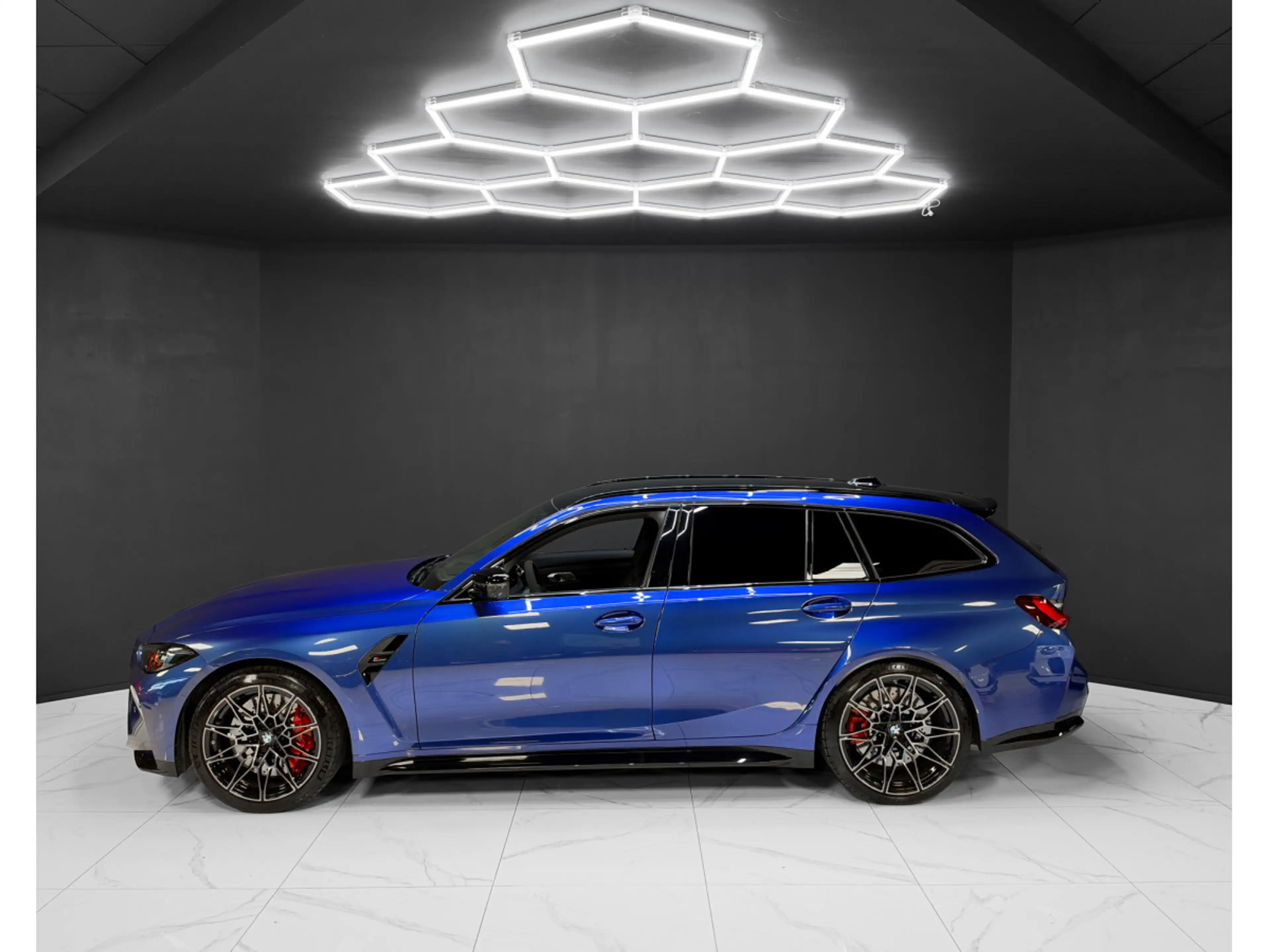 BMW M3 COMPETITION LCI TOURING XDRIVE — photo 2