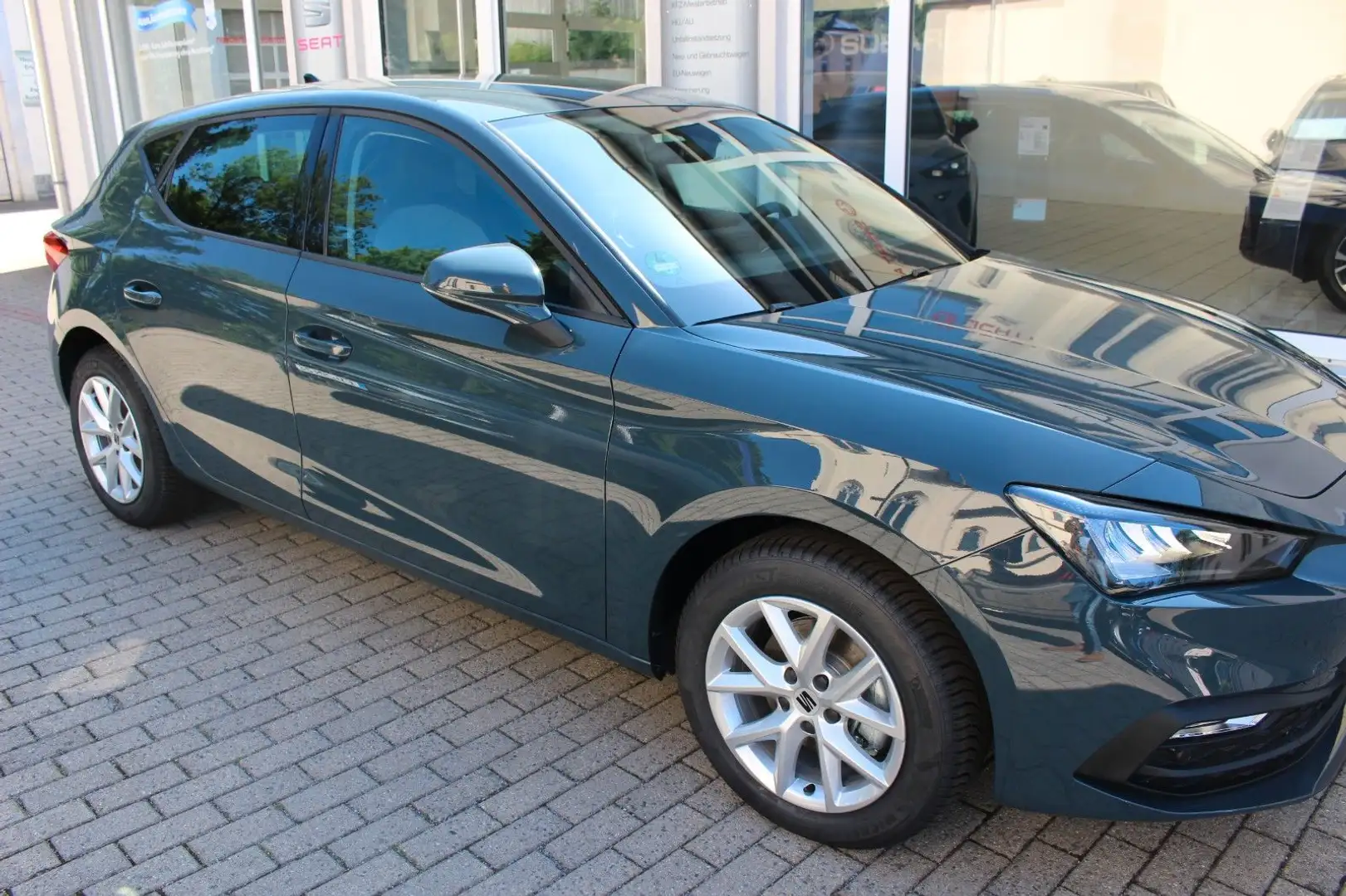 SEAT Leon 1.5 TSI 85kW Style LED,SHZ,Lane,*5J/100TKM* Bleu - 2