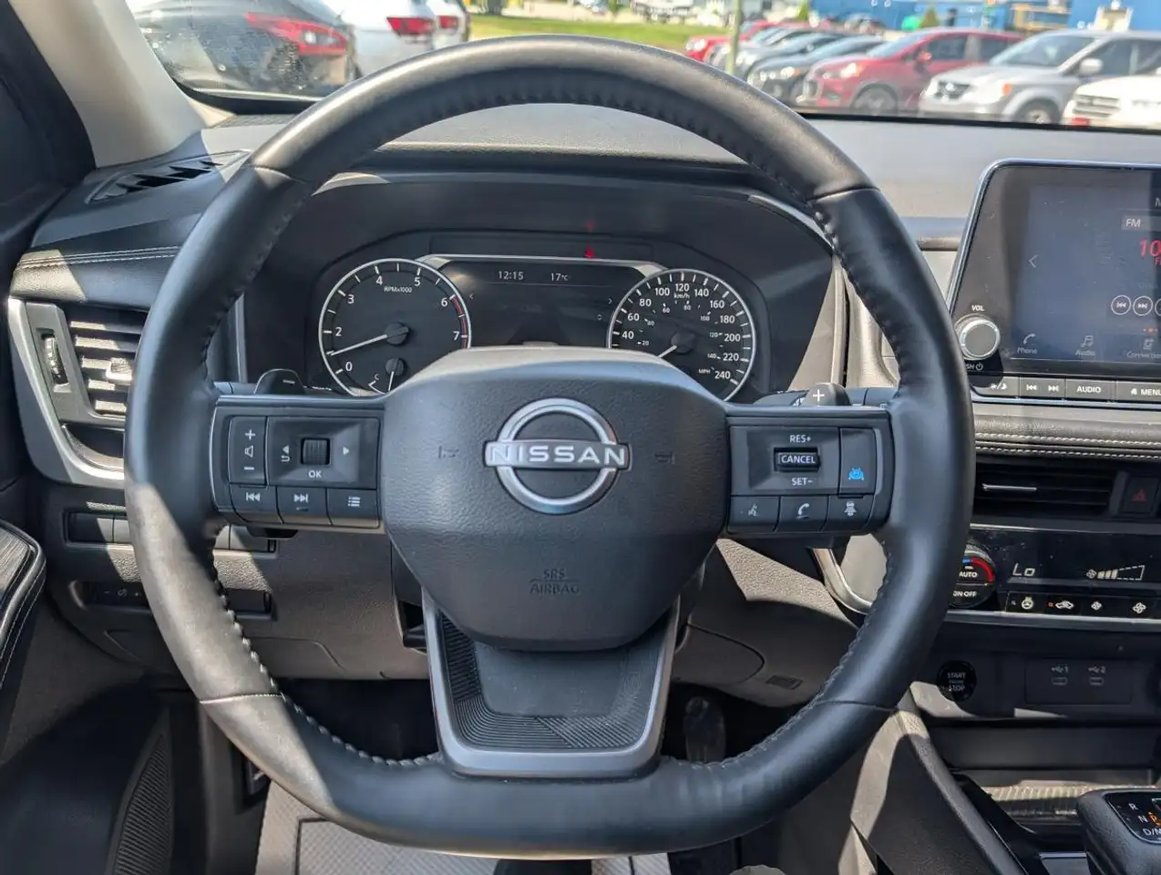 Nissan Rogue снимка Nissan Rogue